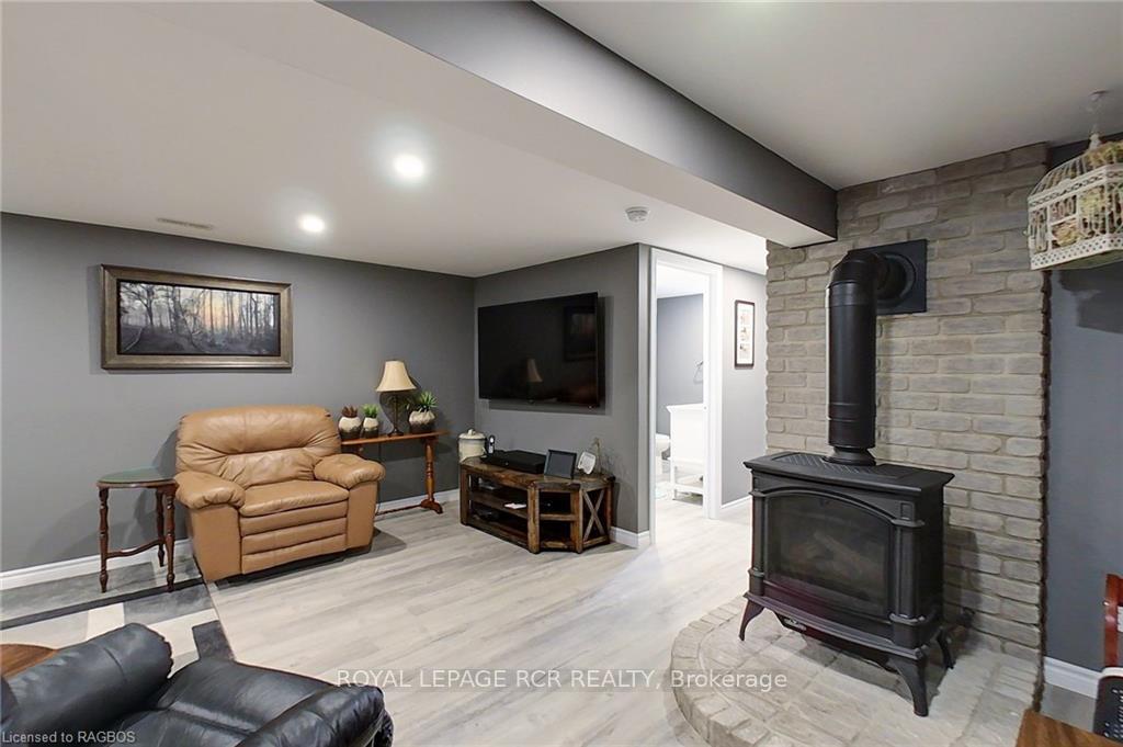 Photo 33 of 155 Barbara Street, West Grey — HOMEH