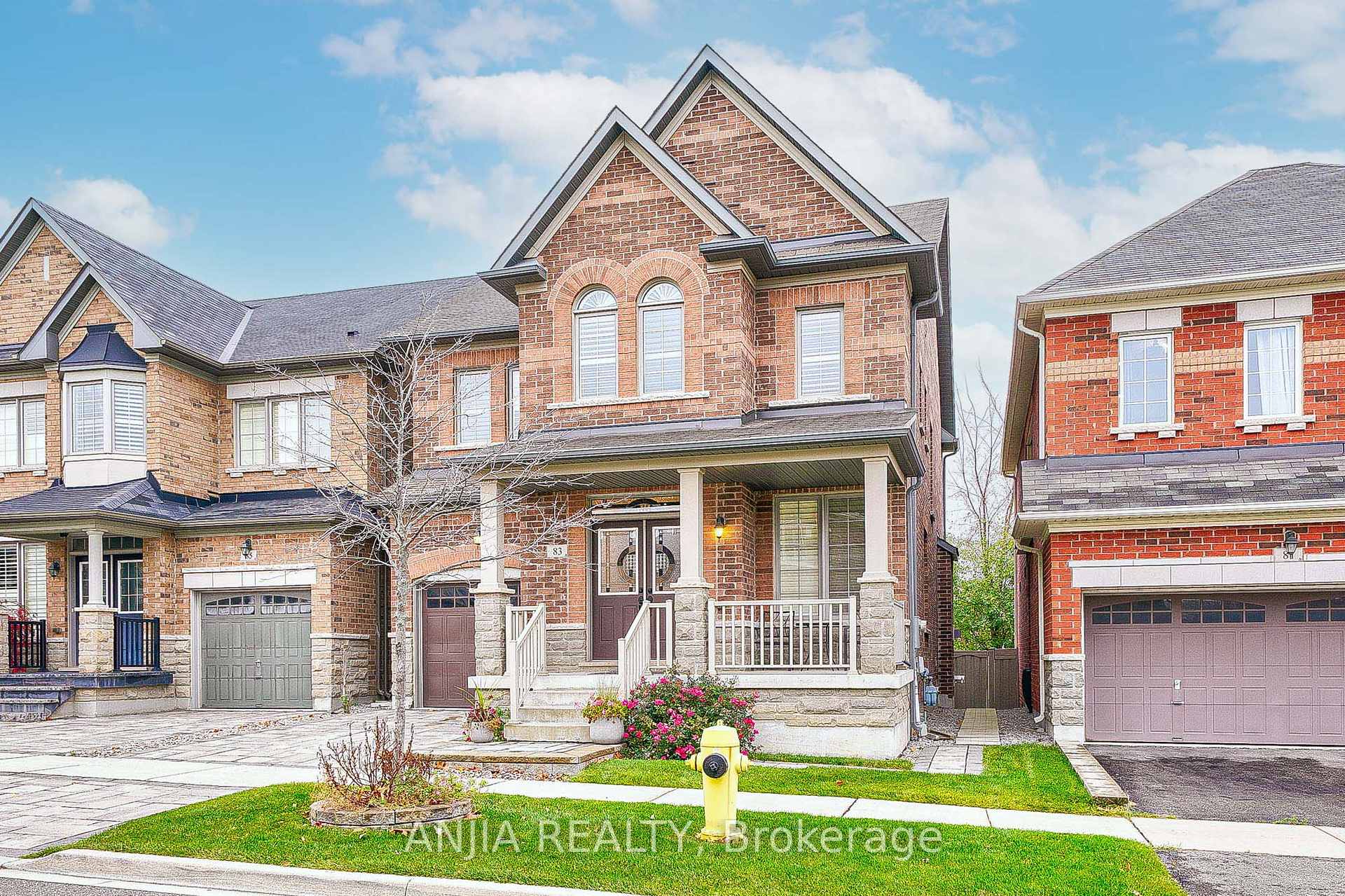 Photo 2 of 83 William Bartlett Drive, Markham, Berczy — HOMEH