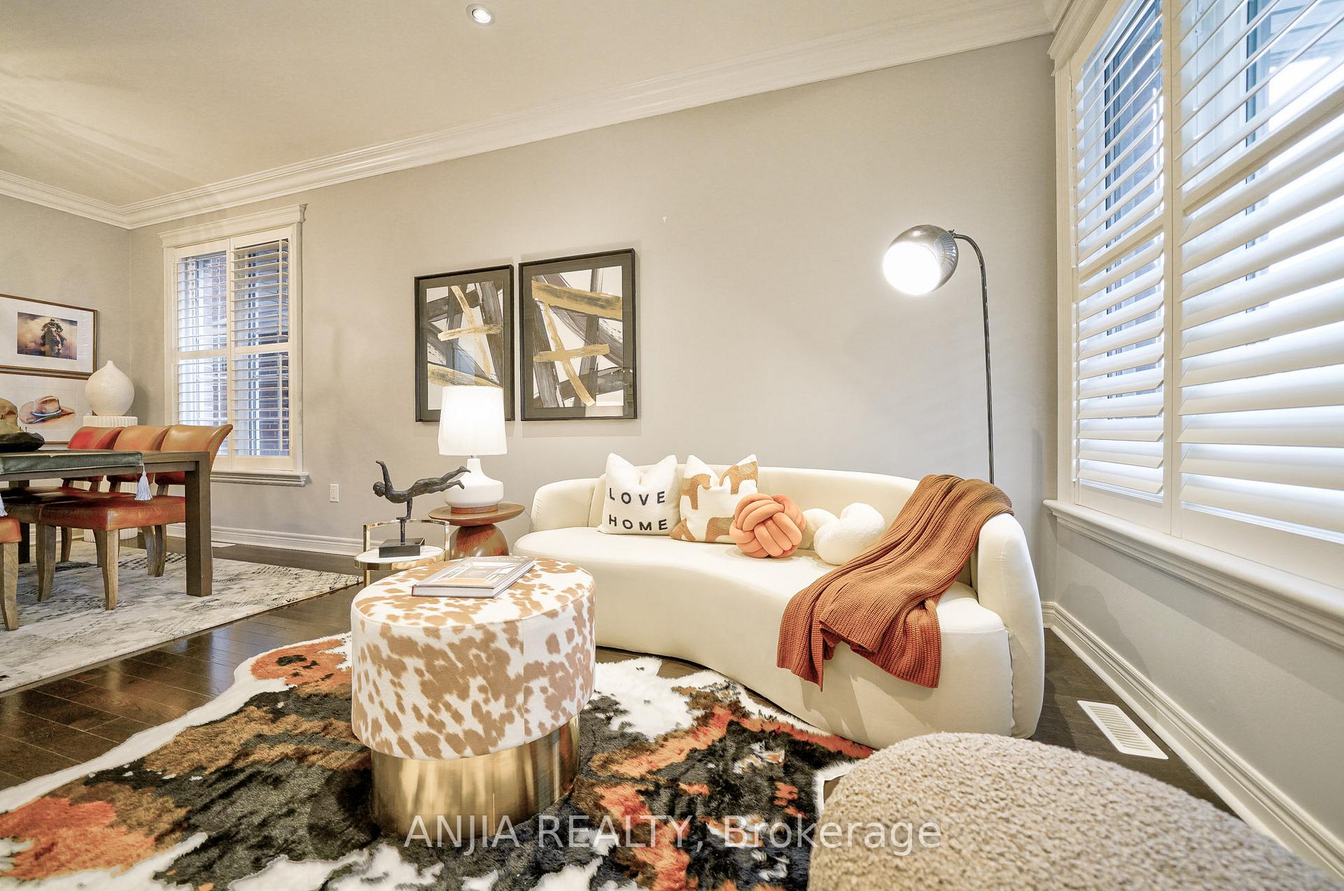 Photo 5 of 83 William Bartlett Drive, Markham, Berczy — HOMEH