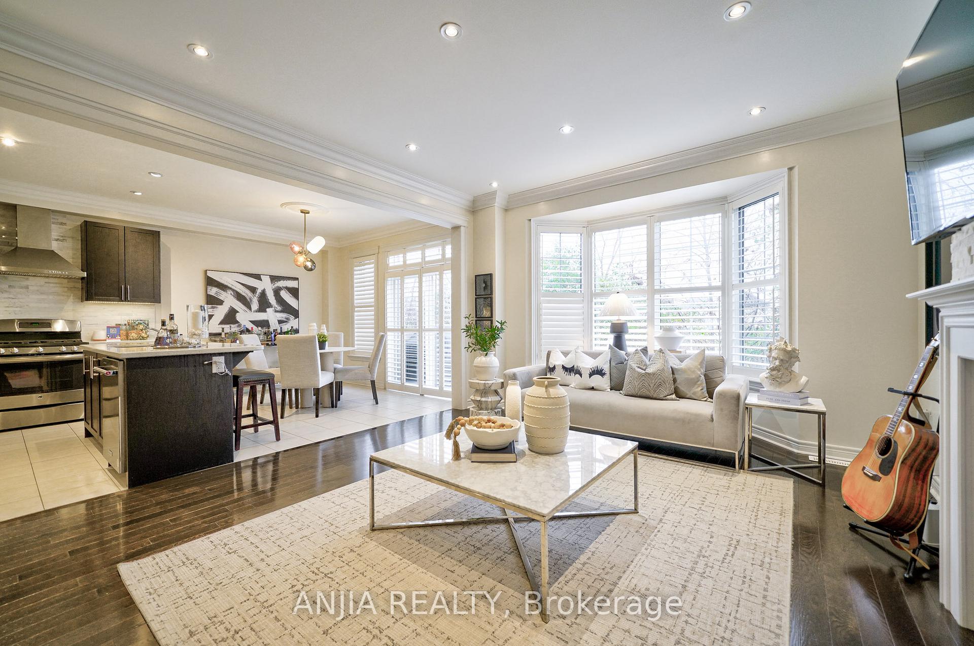 Photo 9 of 83 William Bartlett Drive, Markham, Berczy — HOMEH