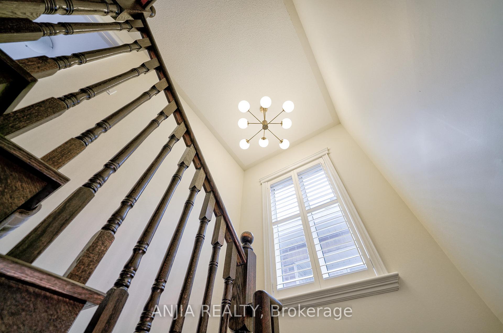 Photo 16 of 83 William Bartlett Drive, Markham, Berczy — HOMEH