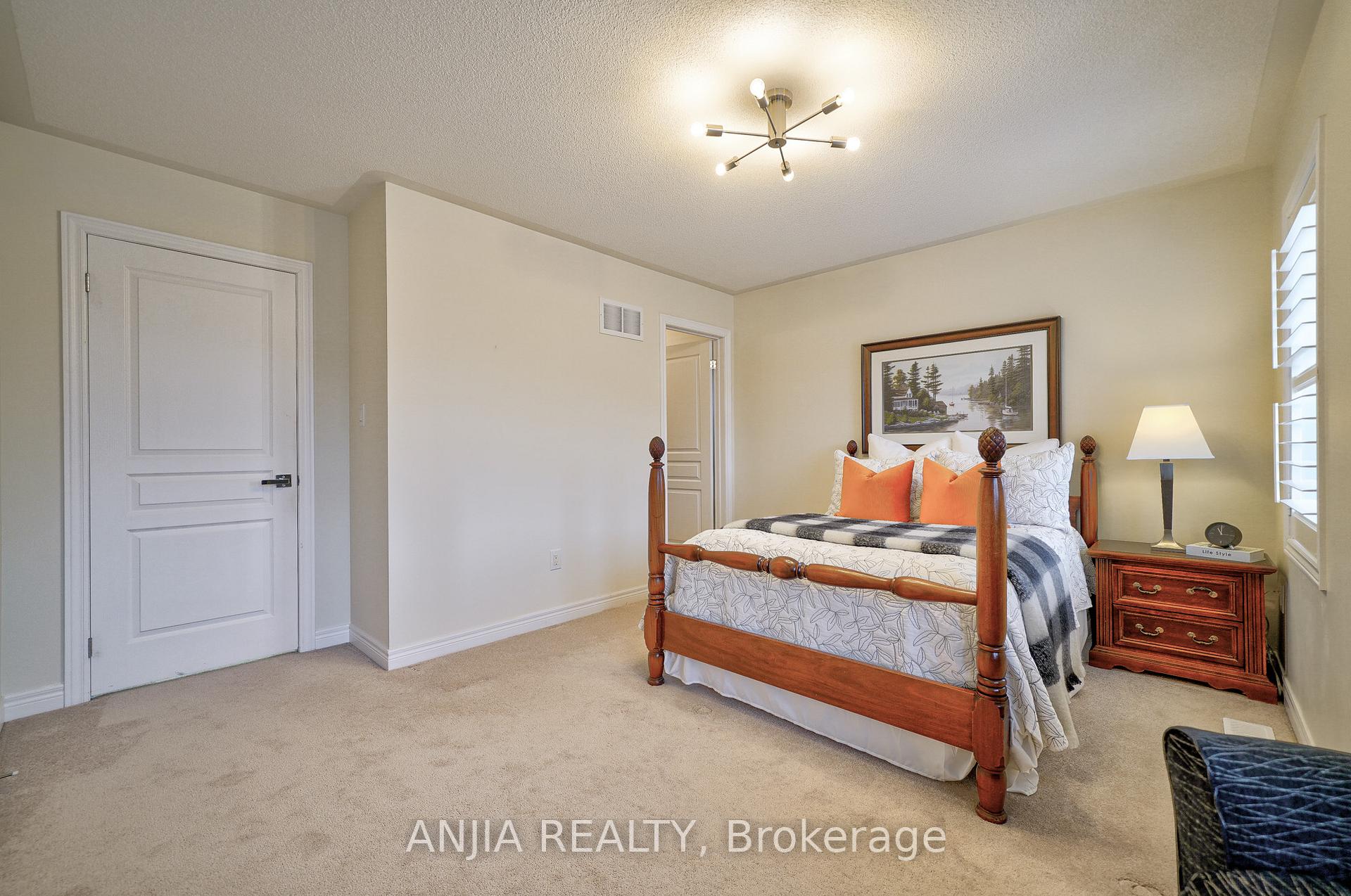 Photo 19 of 83 William Bartlett Drive, Markham, Berczy — HOMEH
