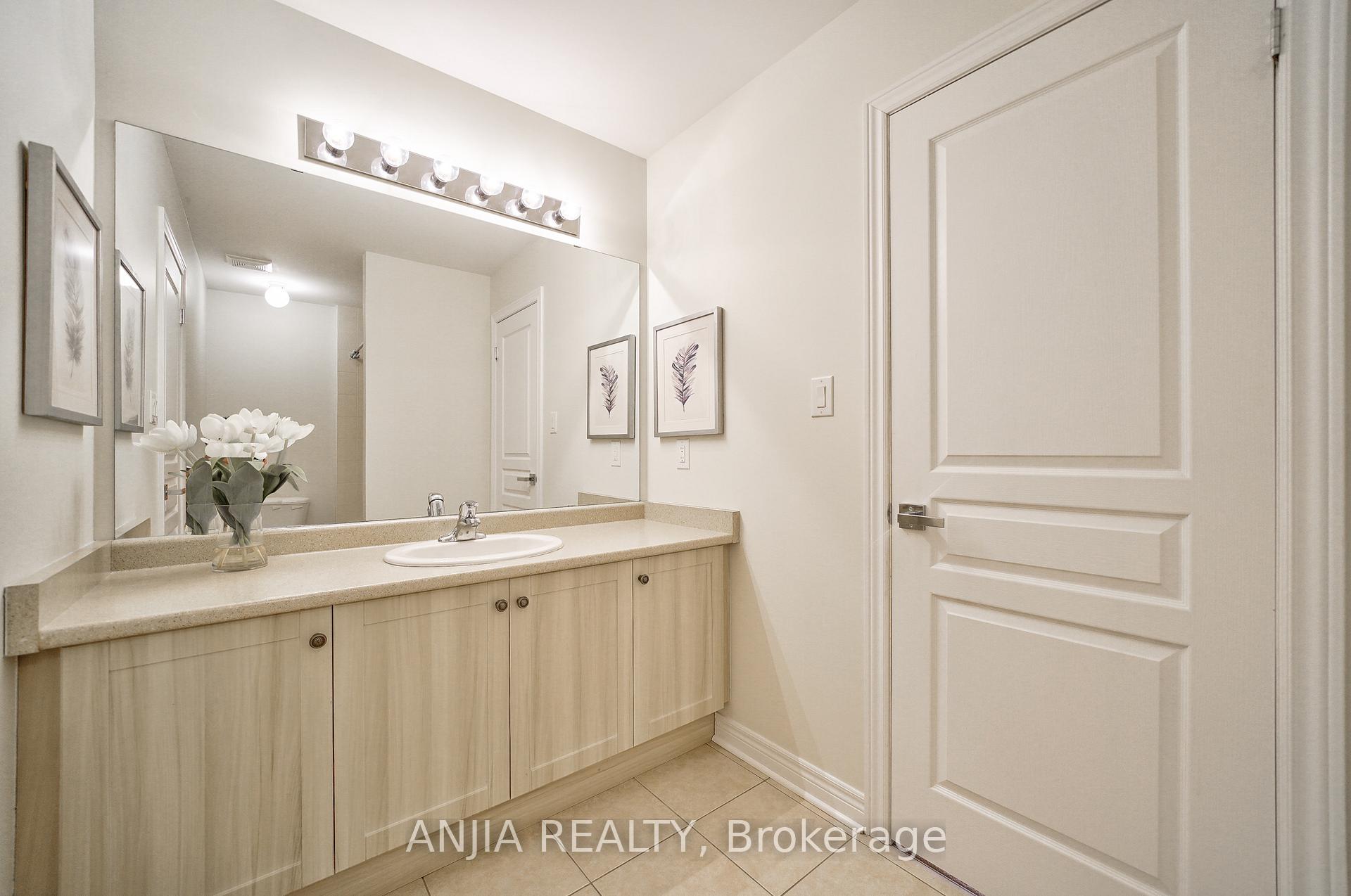 Photo 23 of 83 William Bartlett Drive, Markham, Berczy — HOMEH