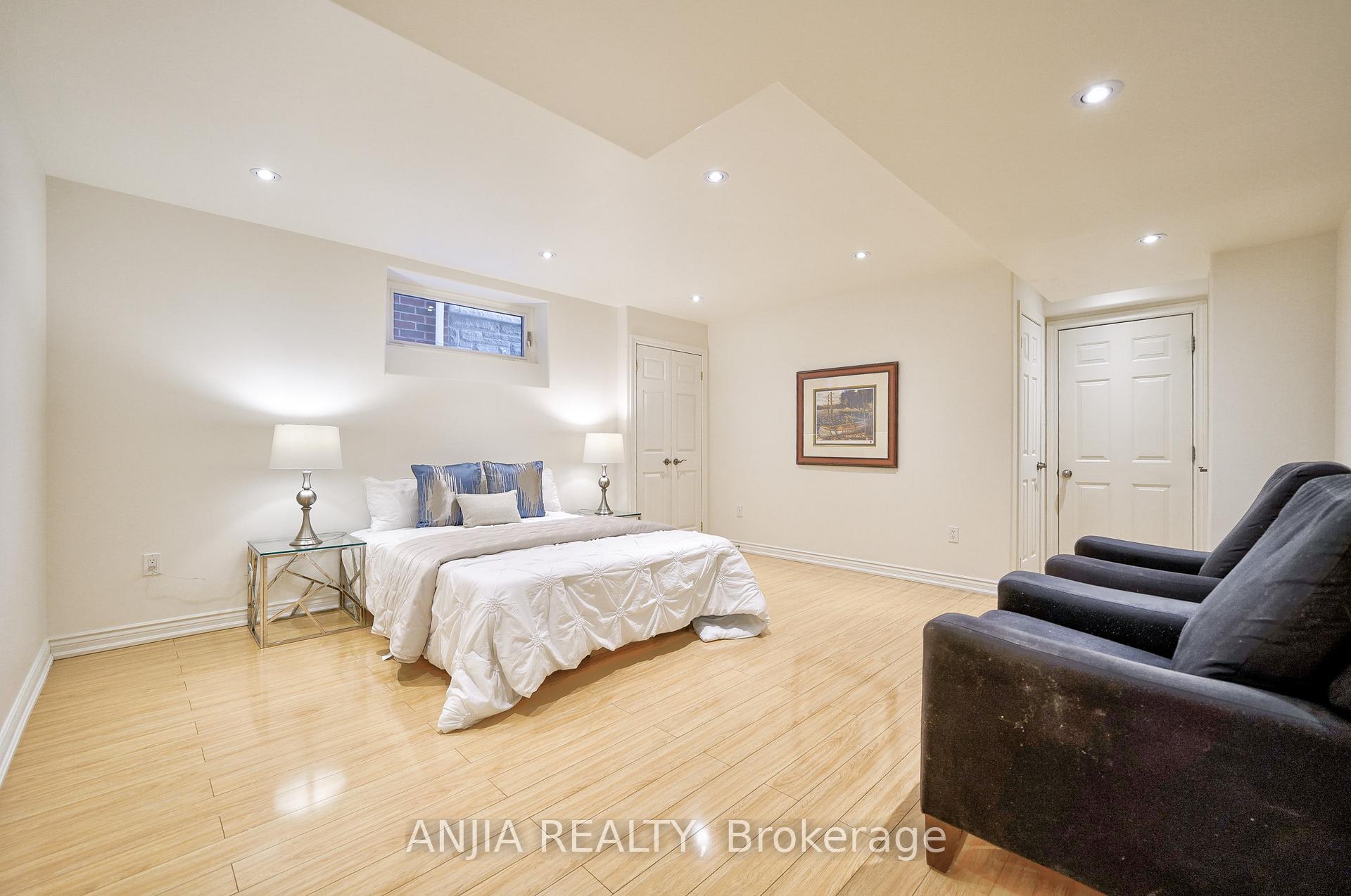 Photo 32 of 83 William Bartlett Drive, Markham, Berczy — HOMEH