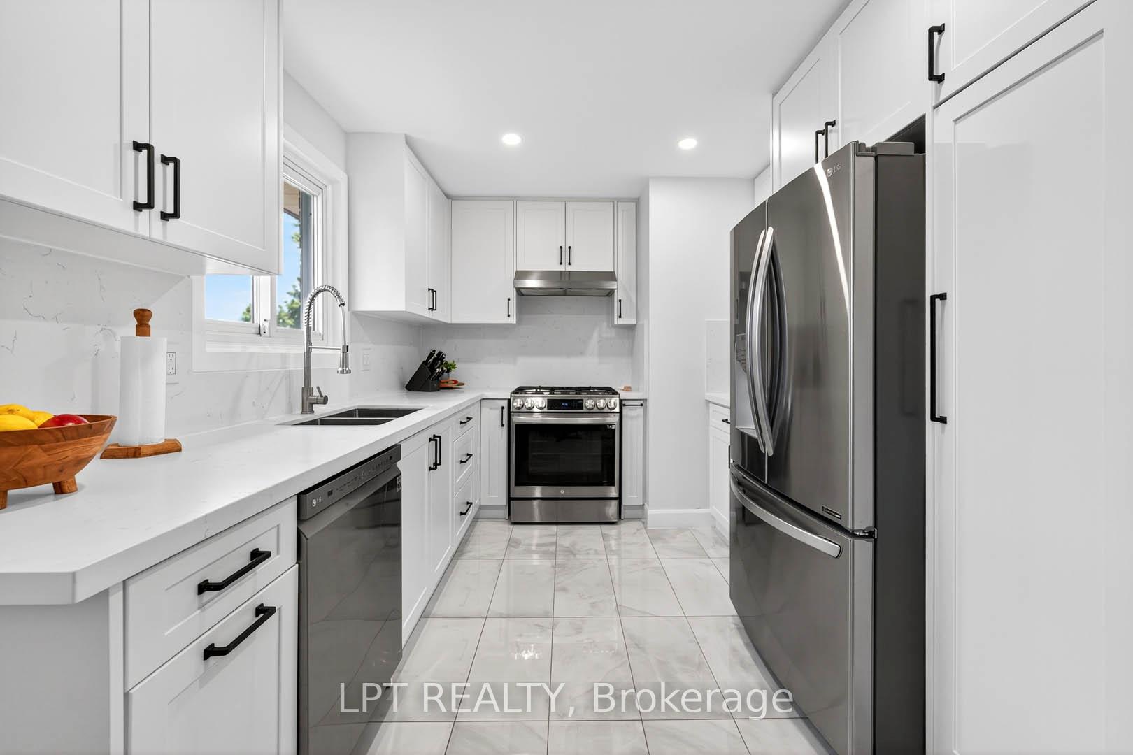 Photo 12 of 918 Walton Boulevard, Whitby, Williamsburg — HOMEH