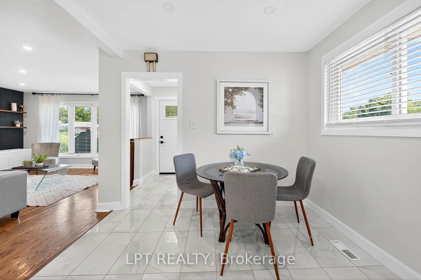 Photo 13 of 918 Walton Boulevard, Whitby, Williamsburg — HOMEH