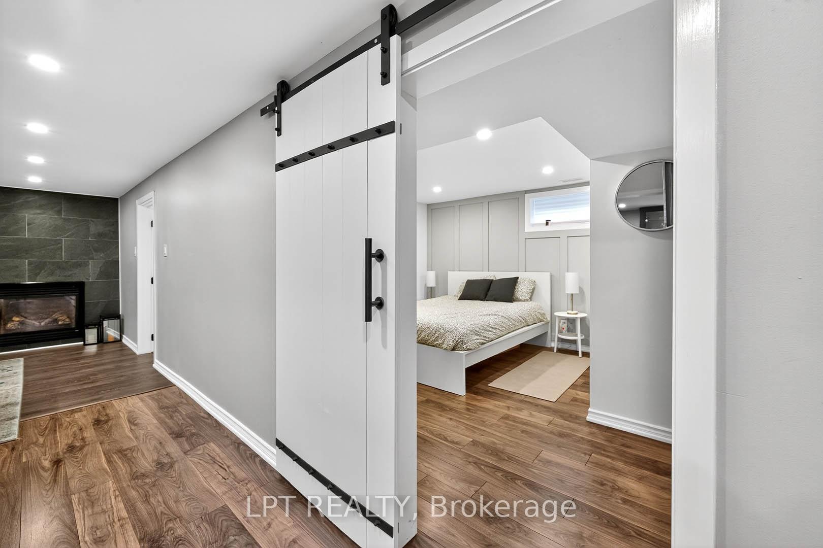 Photo 31 of 918 Walton Boulevard, Whitby, Williamsburg — HOMEH