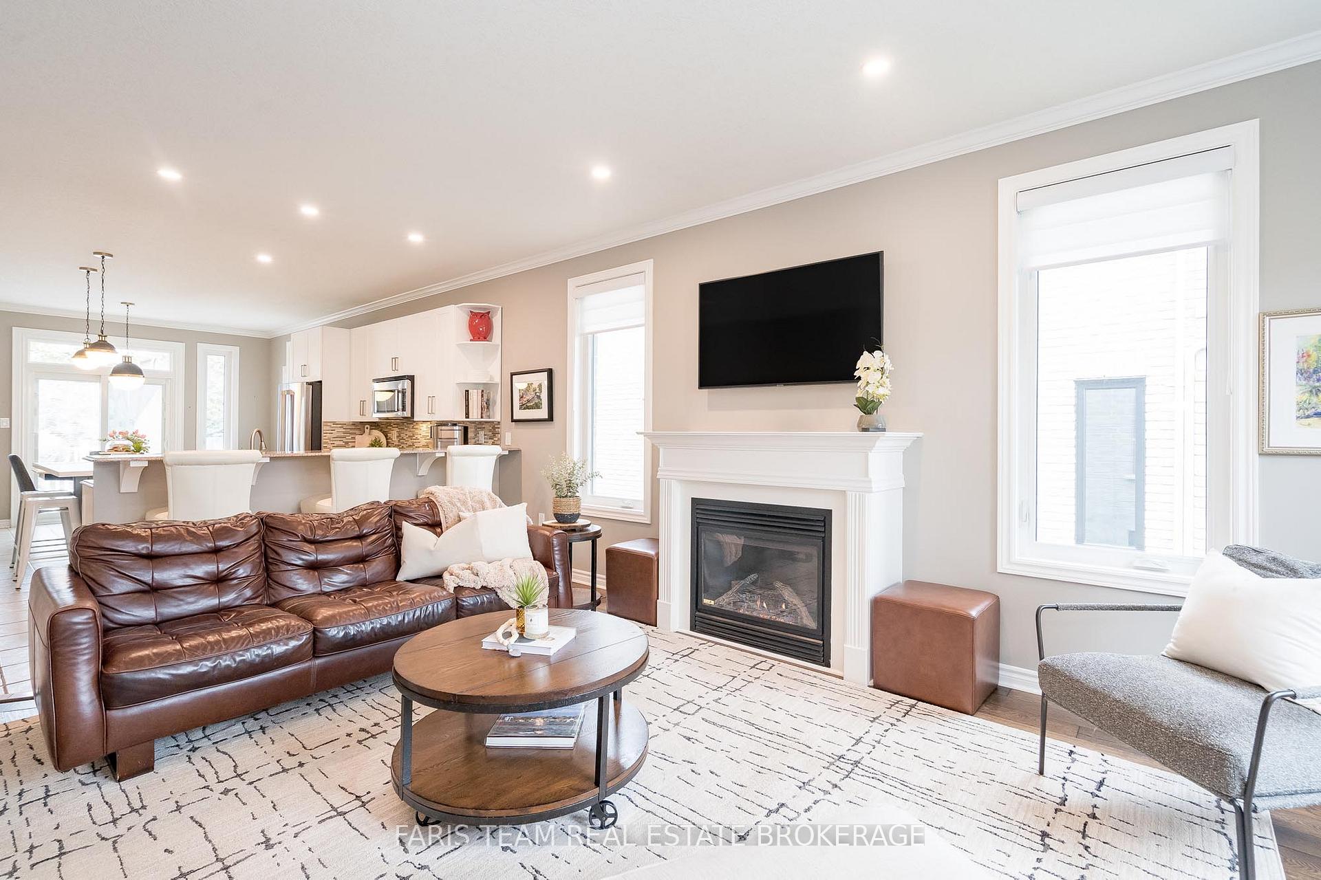 Photo 13 of 135 Sandringham Drive, Barrie, Innis-Shore — HOMEH