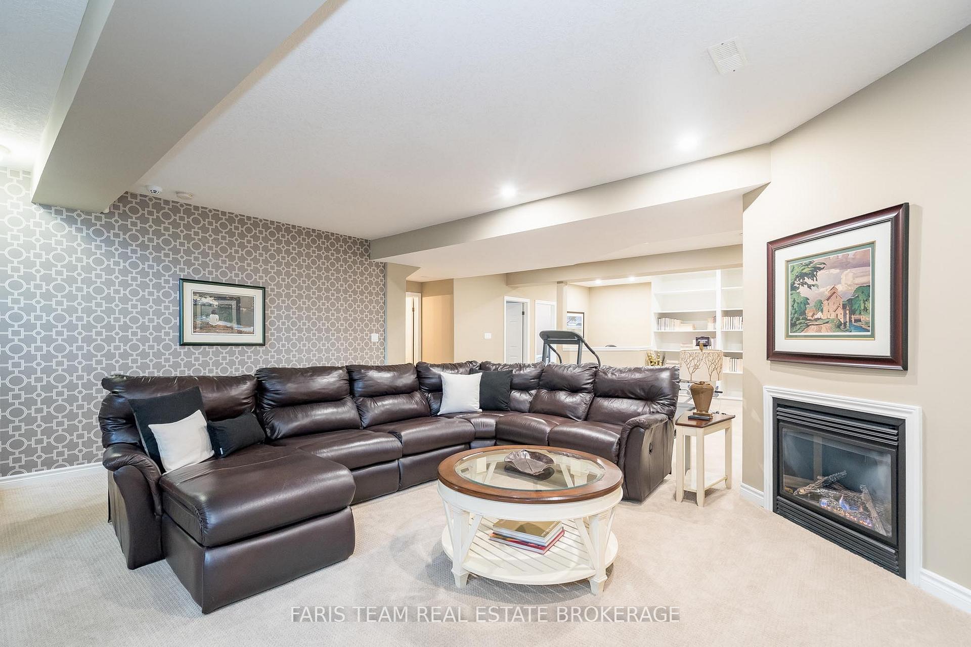 Photo 24 of 135 Sandringham Drive, Barrie, Innis-Shore — HOMEH