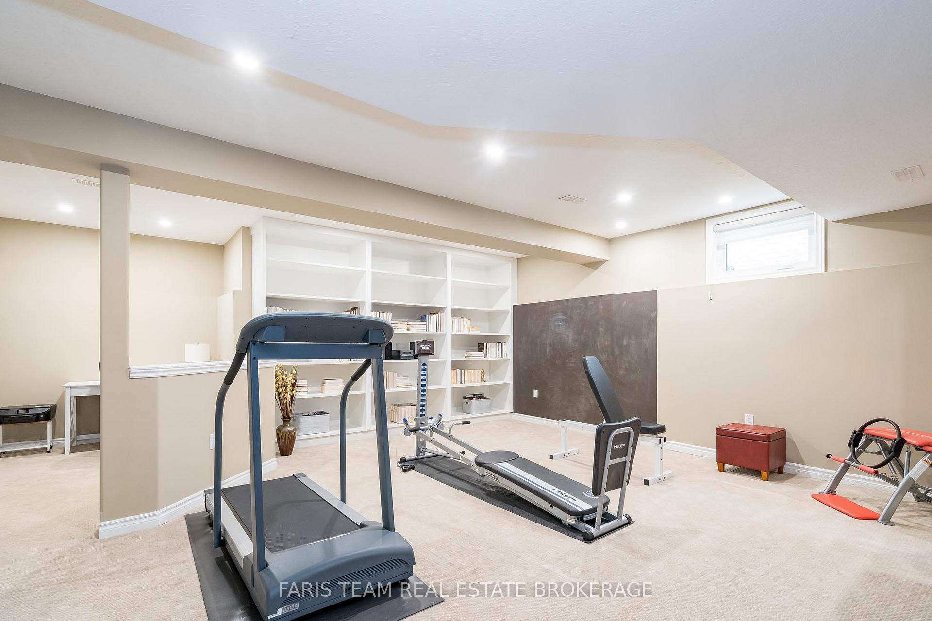 Photo 25 of 135 Sandringham Drive, Barrie, Innis-Shore — HOMEH
