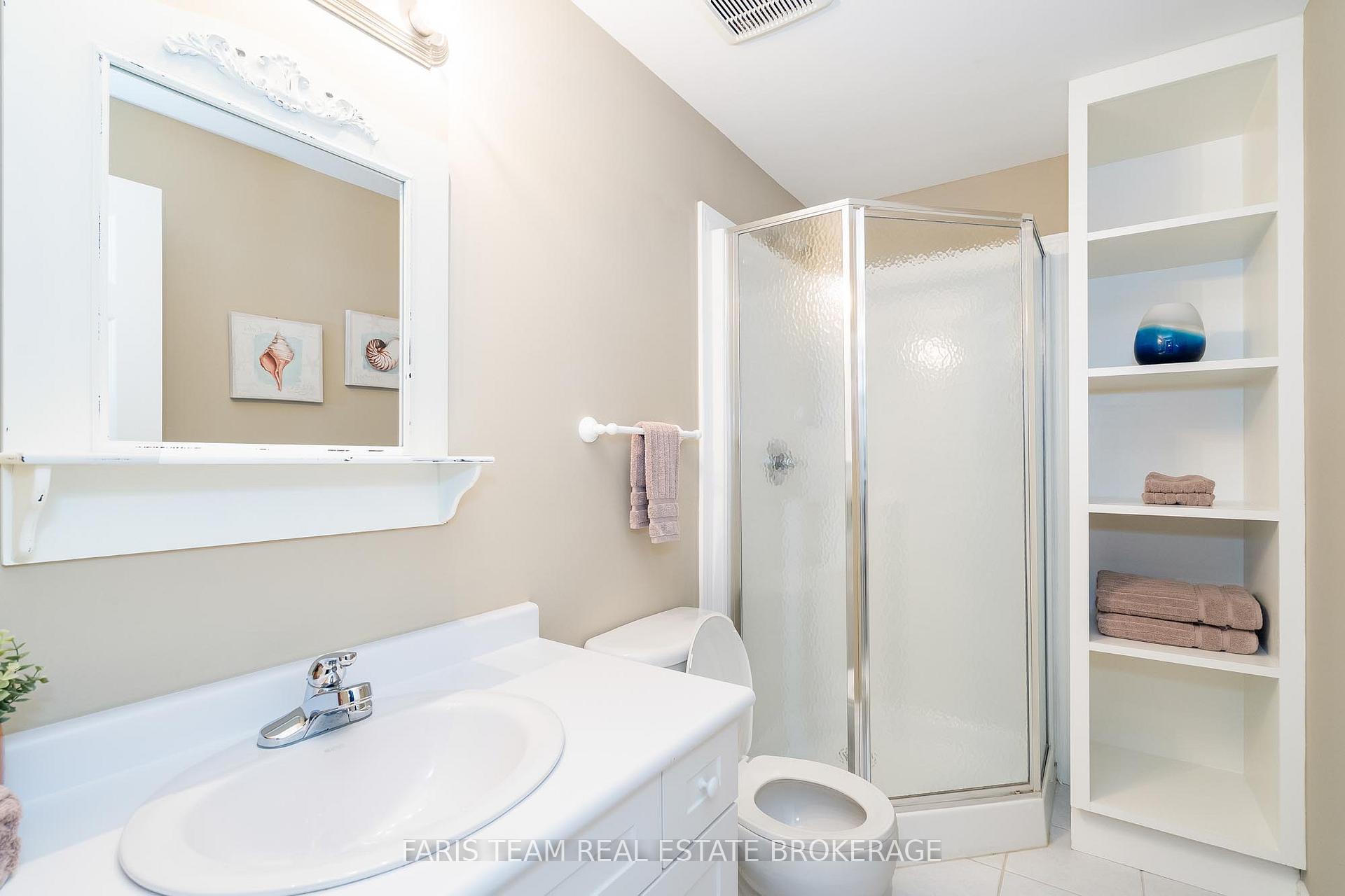 Photo 29 of 135 Sandringham Drive, Barrie, Innis-Shore — HOMEH