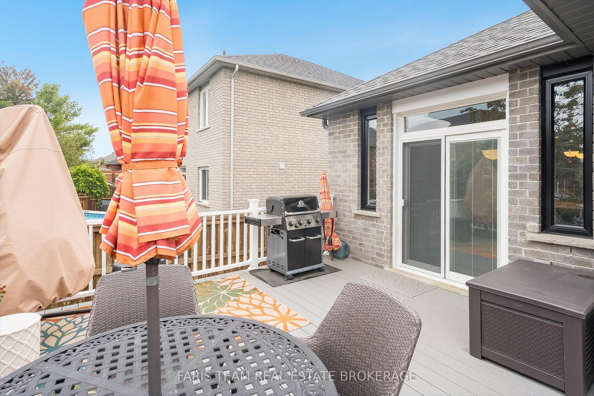 Photo 32 of 135 Sandringham Drive, Barrie, Innis-Shore — HOMEH