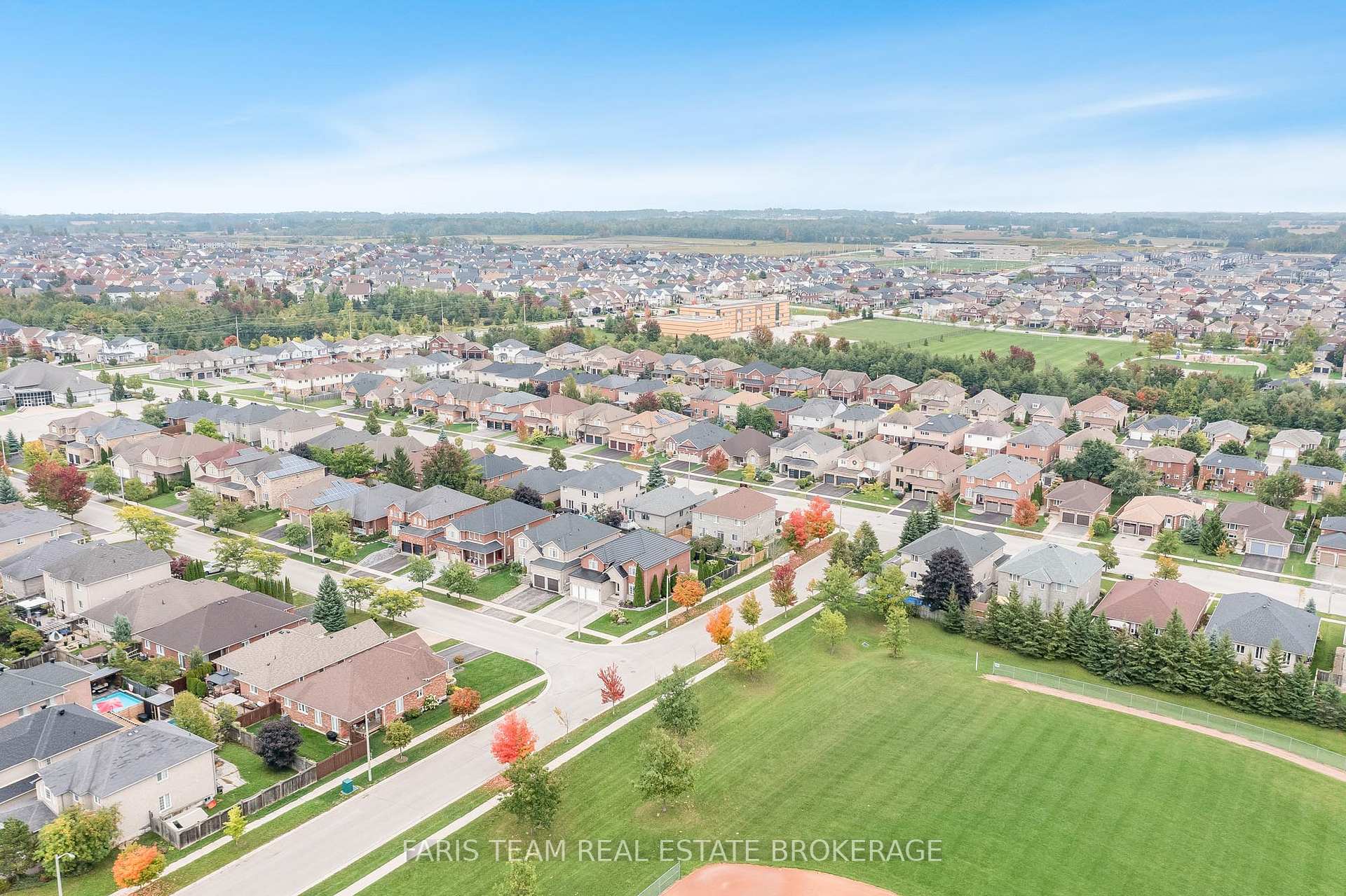 Photo 40 of 135 Sandringham Drive, Barrie, Innis-Shore — HOMEH