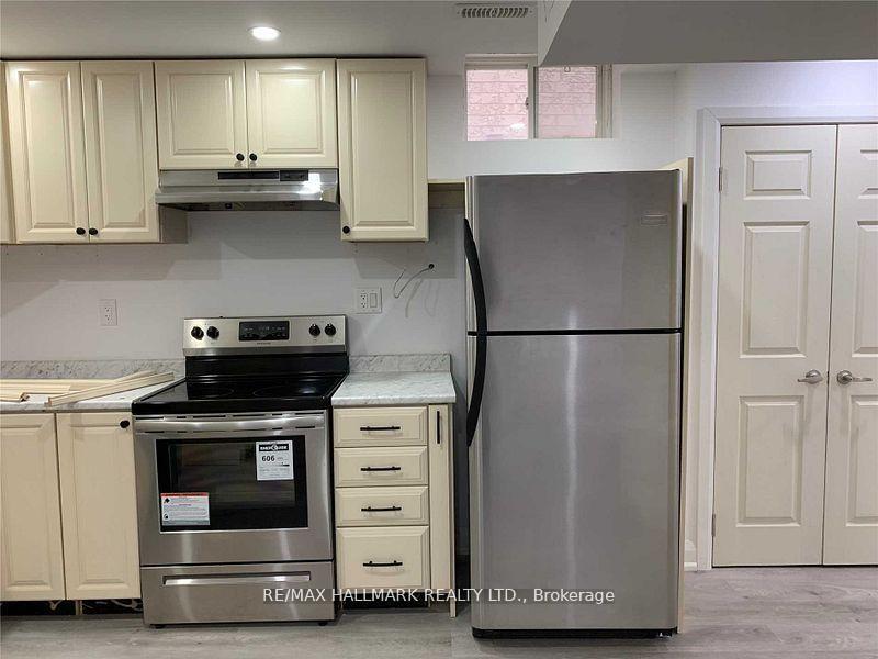 Photo 3 of 208 Starling Boulevard, Vaughan, Vellore Village — HOMEH