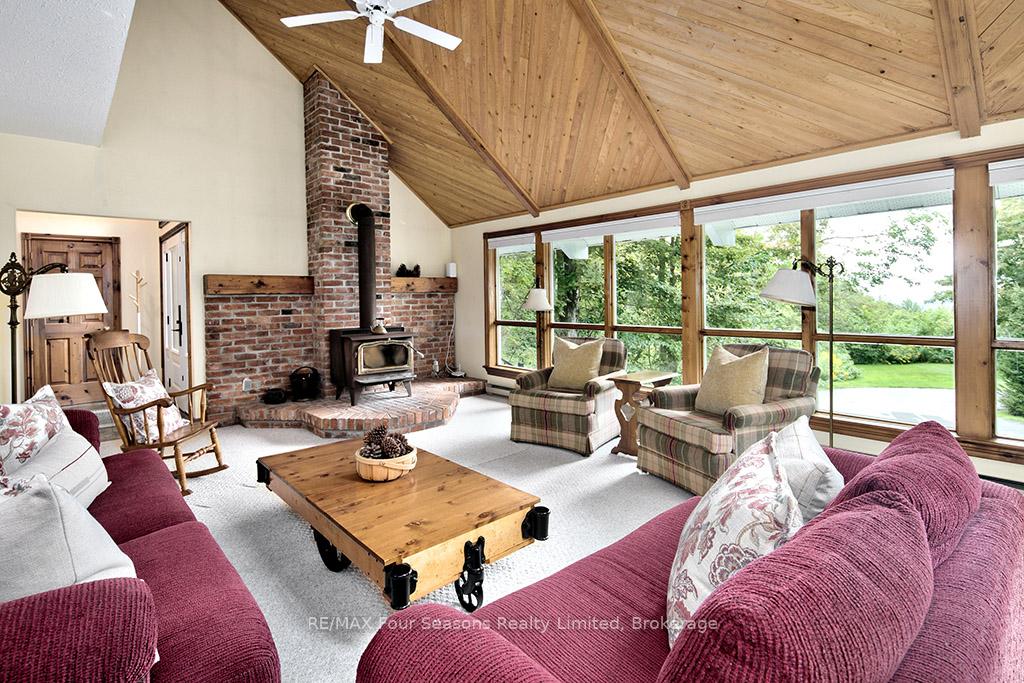 Photo 14 of 148 Northmount Crescent, Blue Mountains — HOMEH