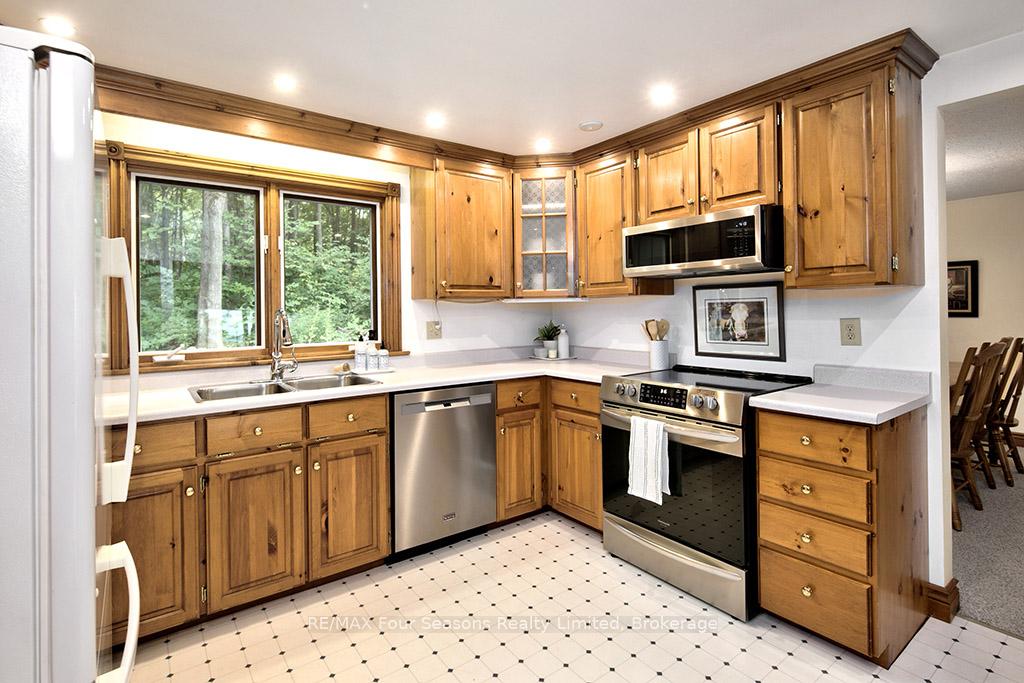 Photo 7 of 148 Northmount Crescent, Blue Mountains — HOMEH