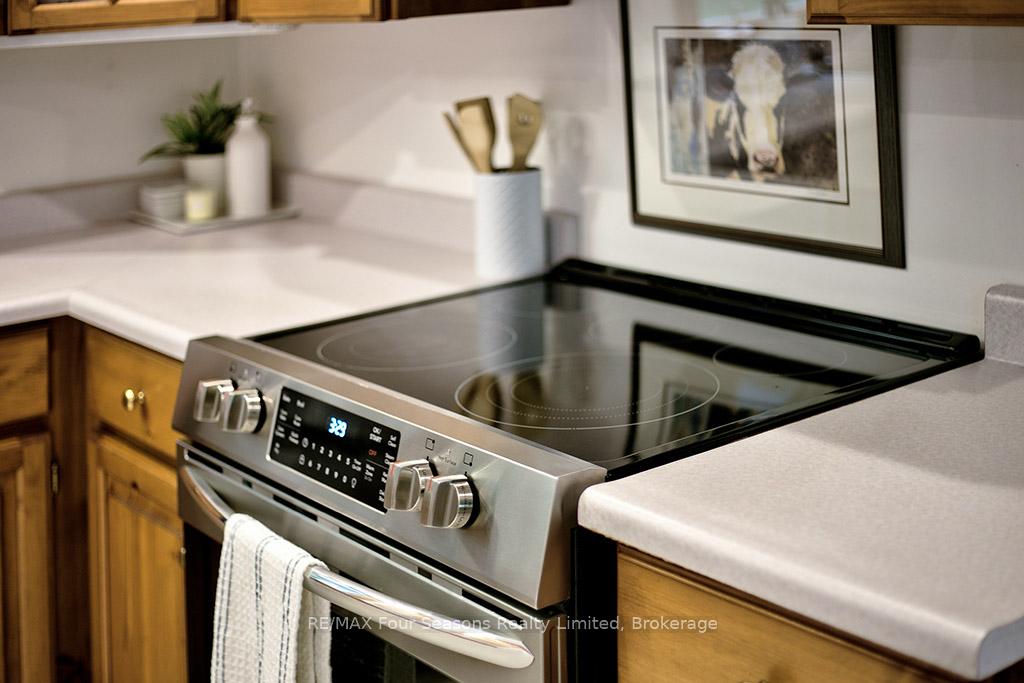 Photo 9 of 148 Northmount Crescent, Blue Mountains — HOMEH