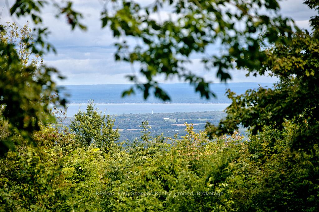 Photo 25 of 148 Northmount Crescent, Blue Mountains — HOMEH