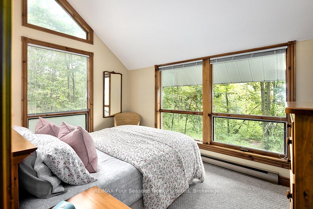 Photo 23 of 148 Northmount Crescent, Blue Mountains — HOMEH