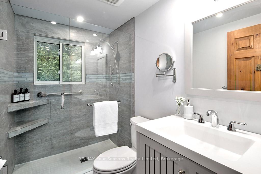 Photo 24 of 148 Northmount Crescent, Blue Mountains — HOMEH