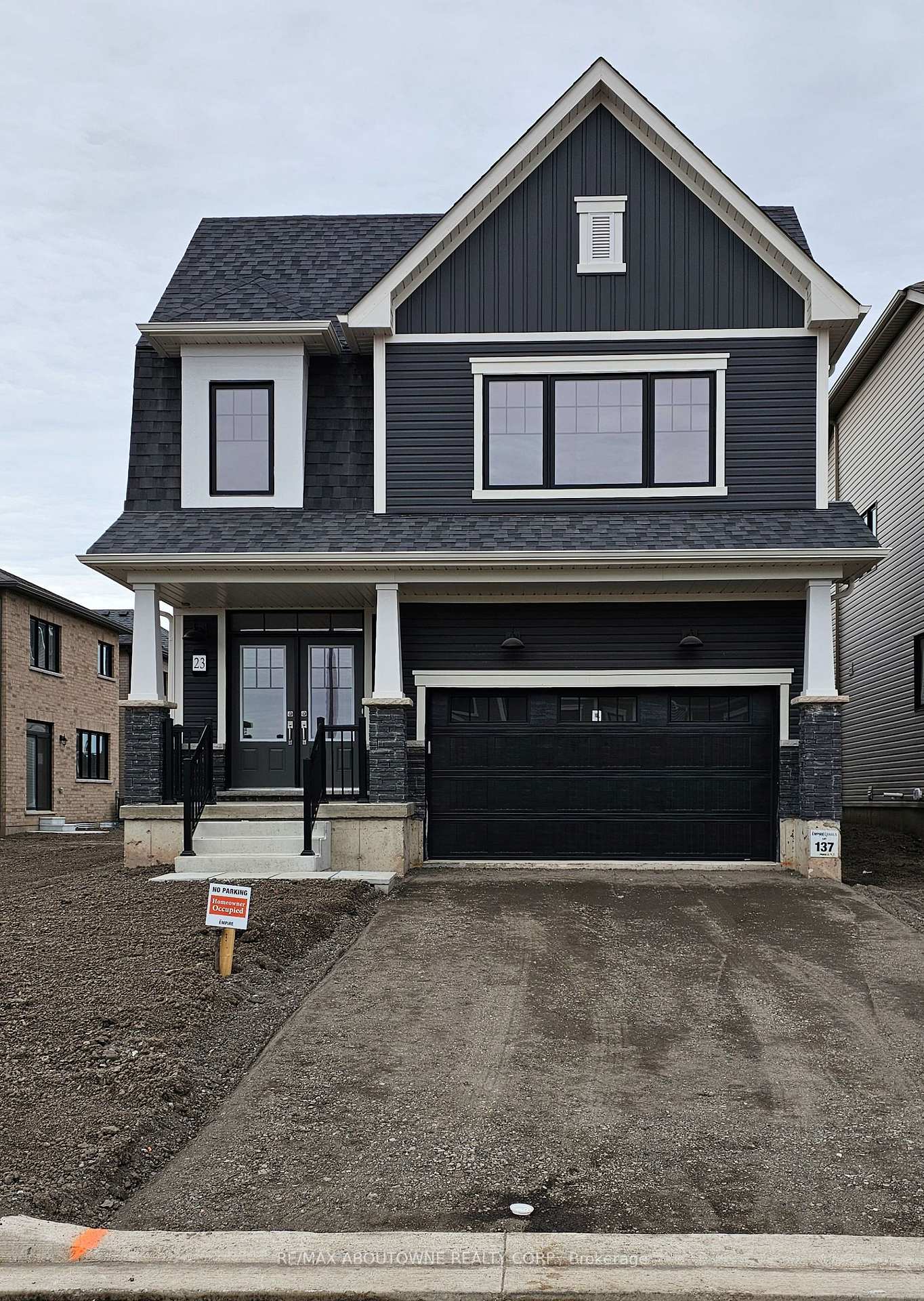 Photo 2 of 23 Masters Street N, Welland, Dain City — HOMEH