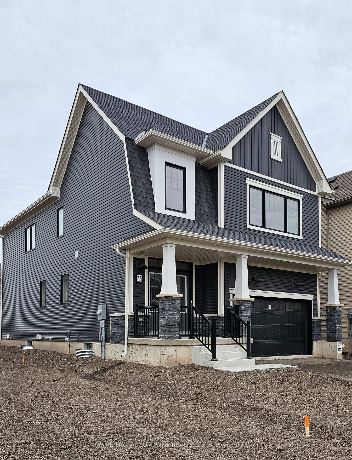 Photo 4 of 23 Masters Street N, Welland, Dain City — HOMEH