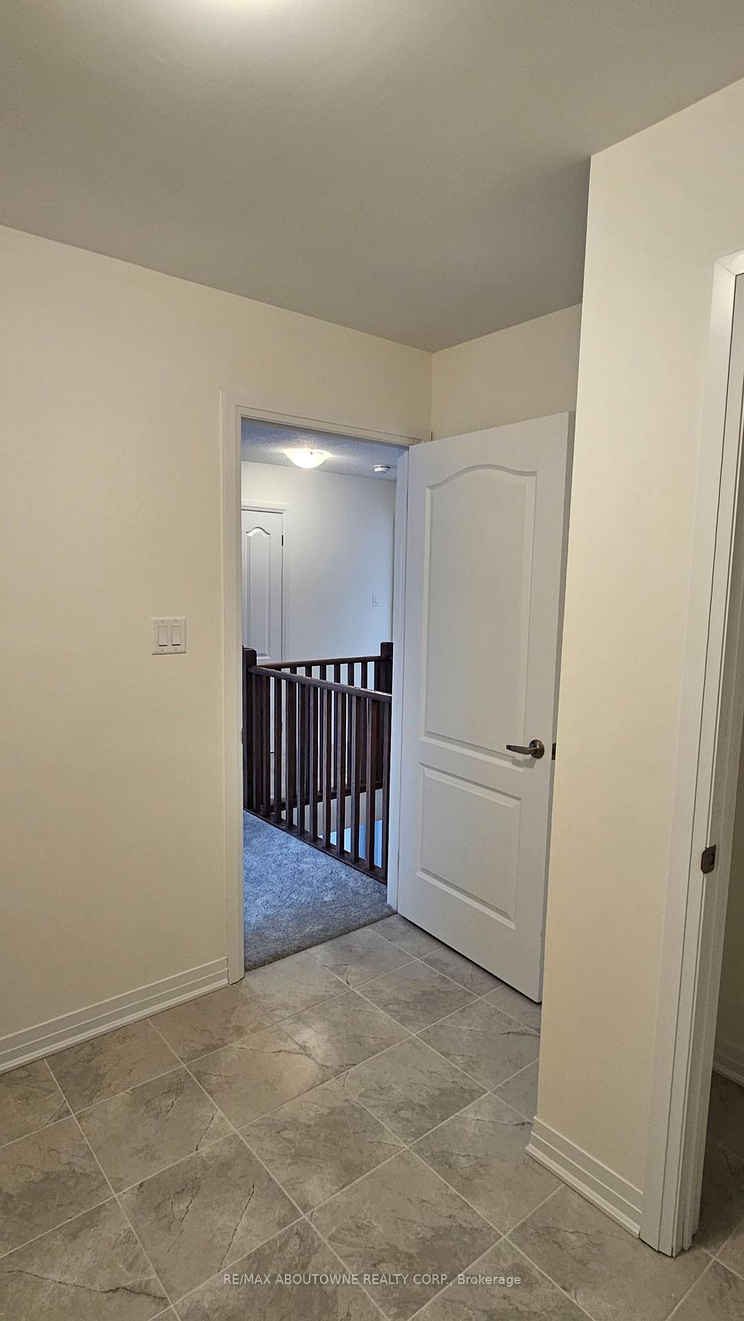 Photo 13 of 23 Masters Street N, Welland, Dain City — HOMEH