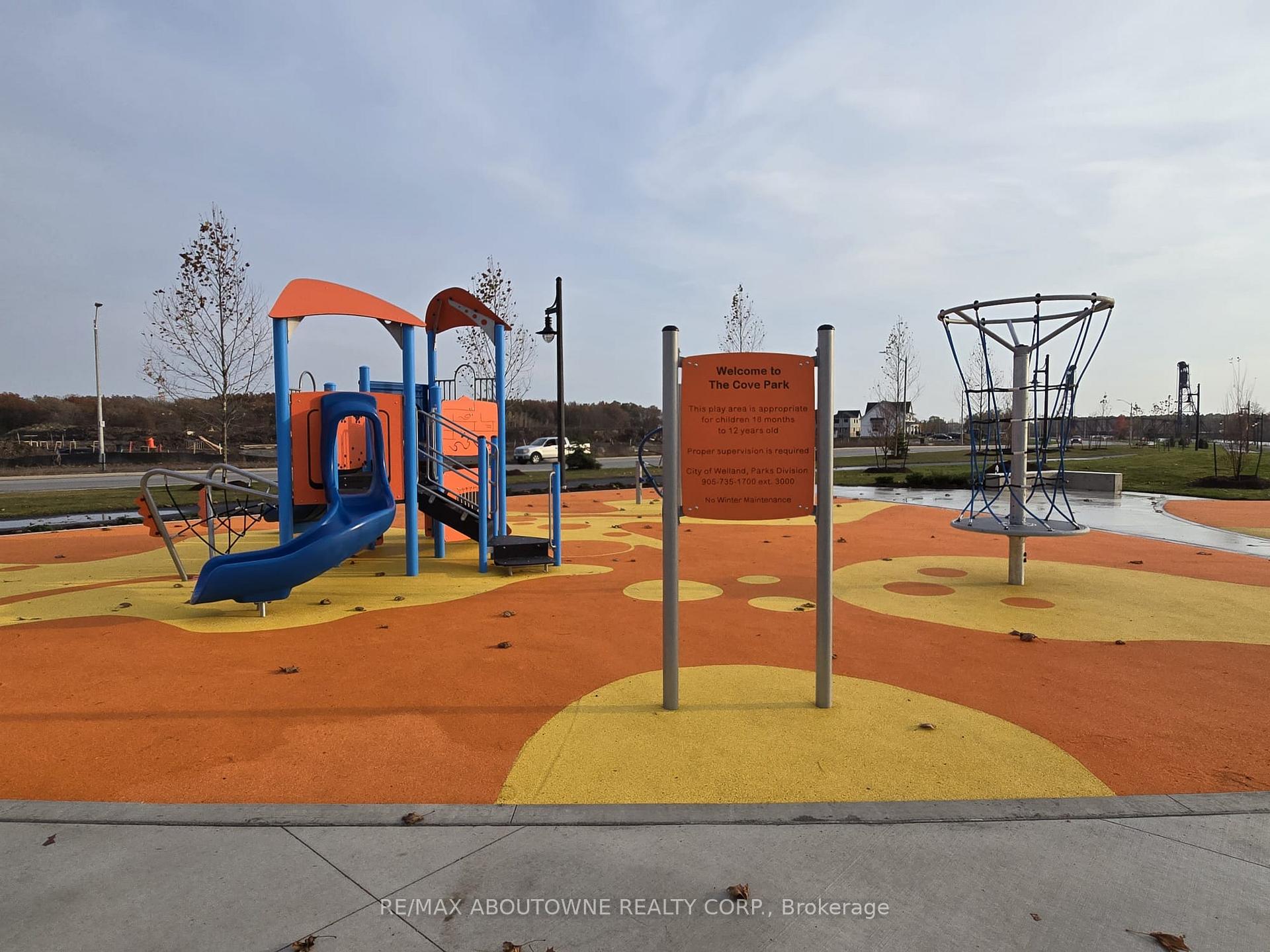 Photo 25 of 23 Masters Street N, Welland, Dain City — HOMEH