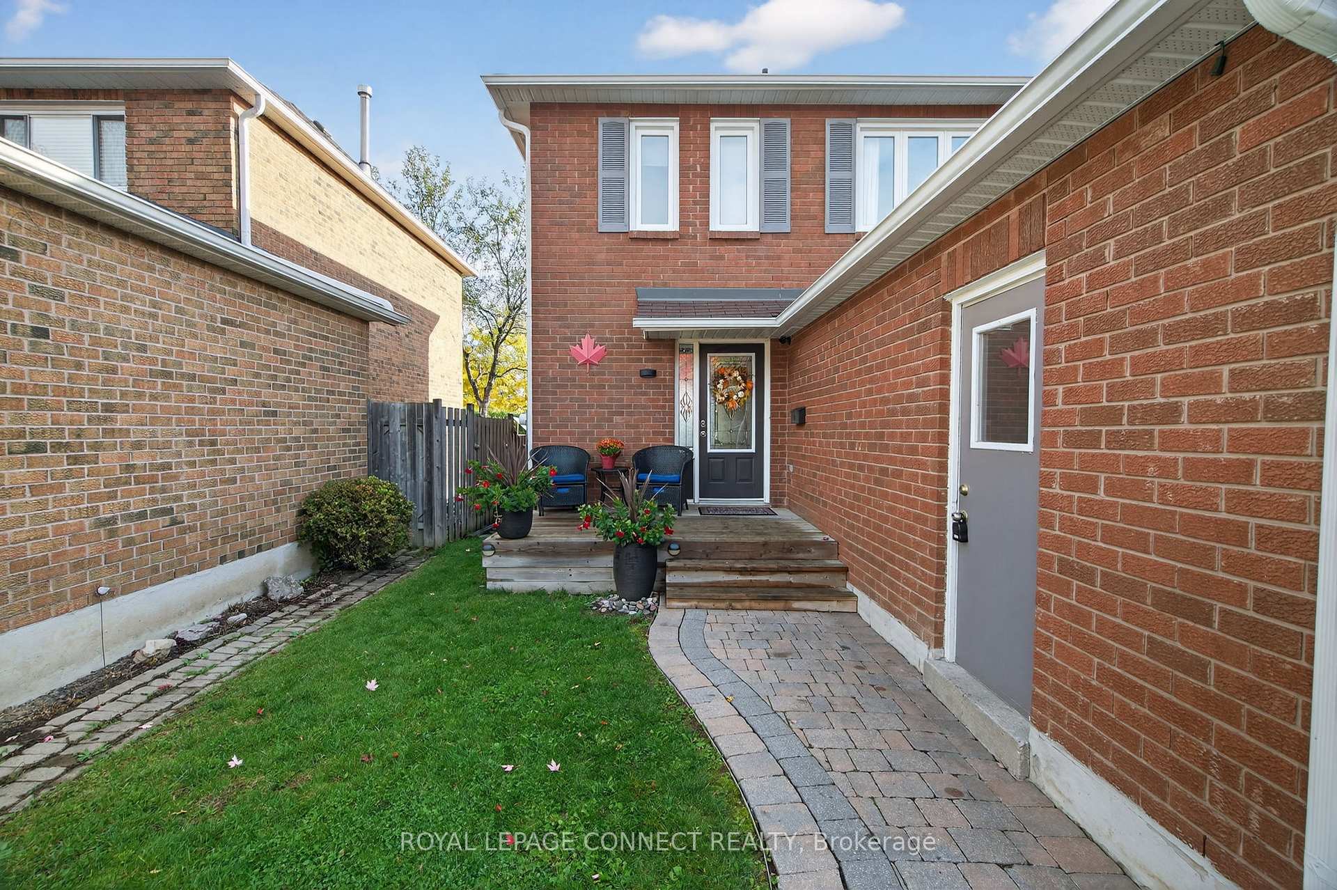 Photo 4 of 22 Crawford Rose Drive, Aurora, Aurora Heights — HOMEH