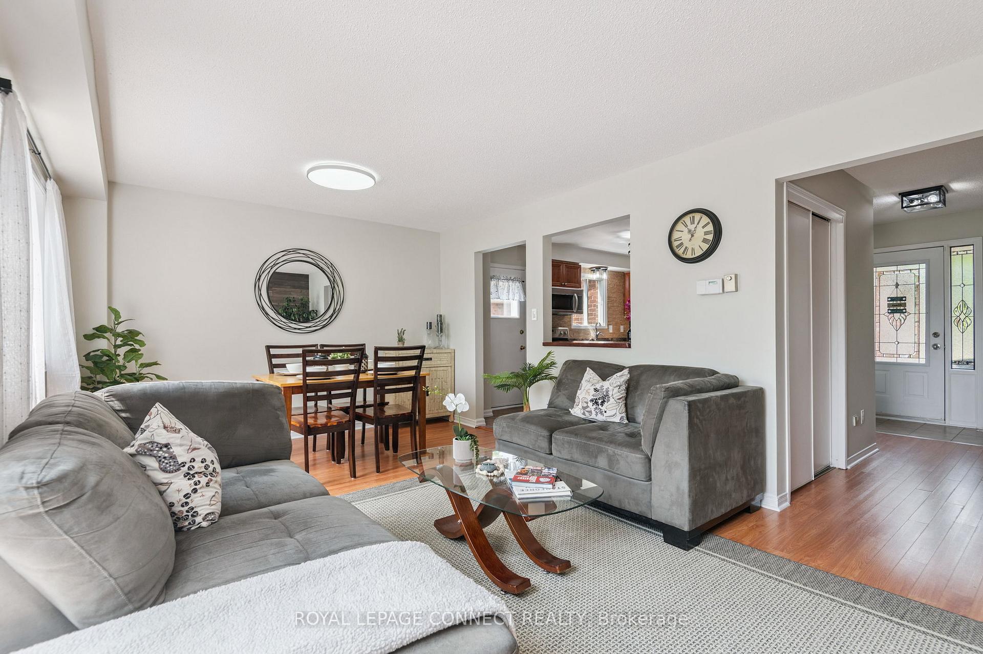 Photo 16 of 22 Crawford Rose Drive, Aurora, Aurora Heights — HOMEH
