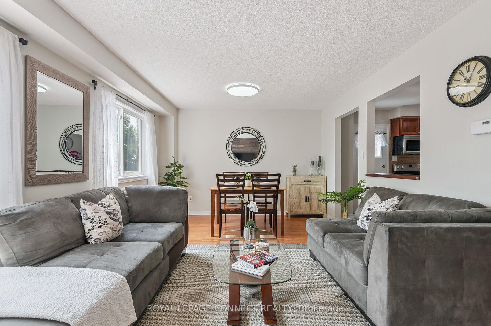 Photo 17 of 22 Crawford Rose Drive, Aurora, Aurora Heights — HOMEH