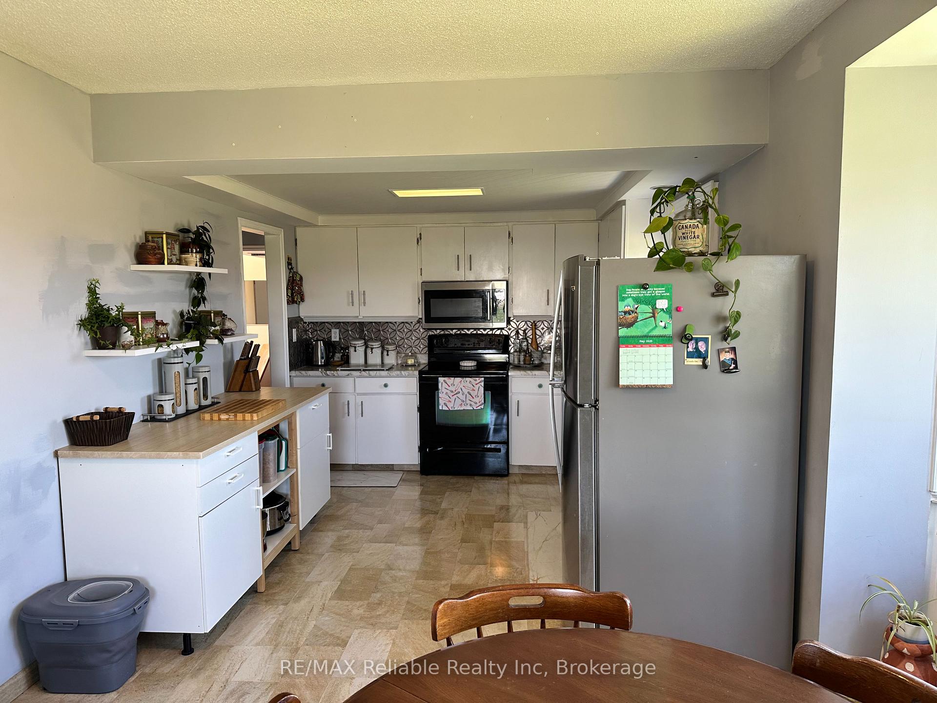 Photo 16 of 34481 Hendrick Road, Bluewater, Hay — HOMEH