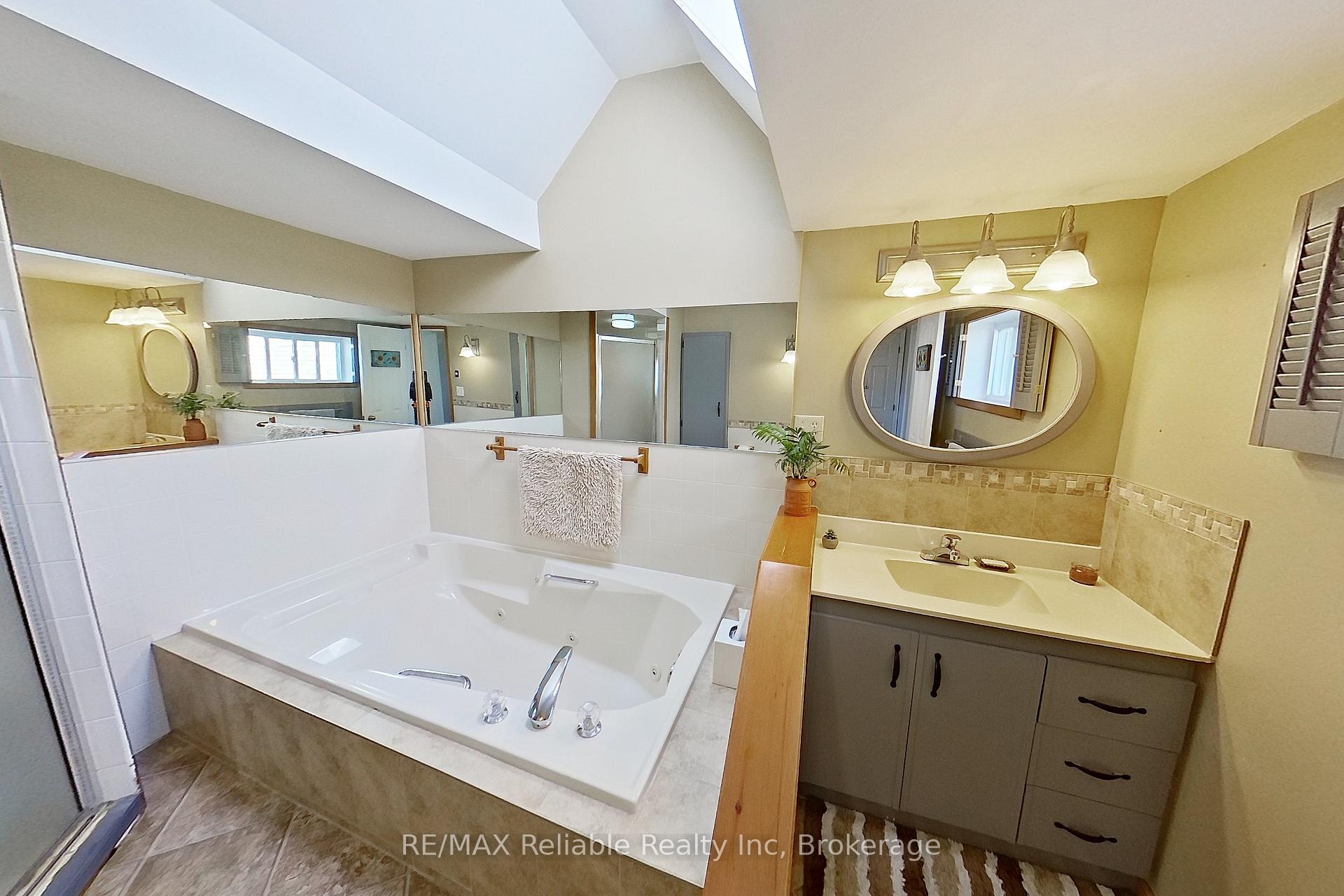 Photo 25 of 34481 Hendrick Road, Bluewater, Hay — HOMEH