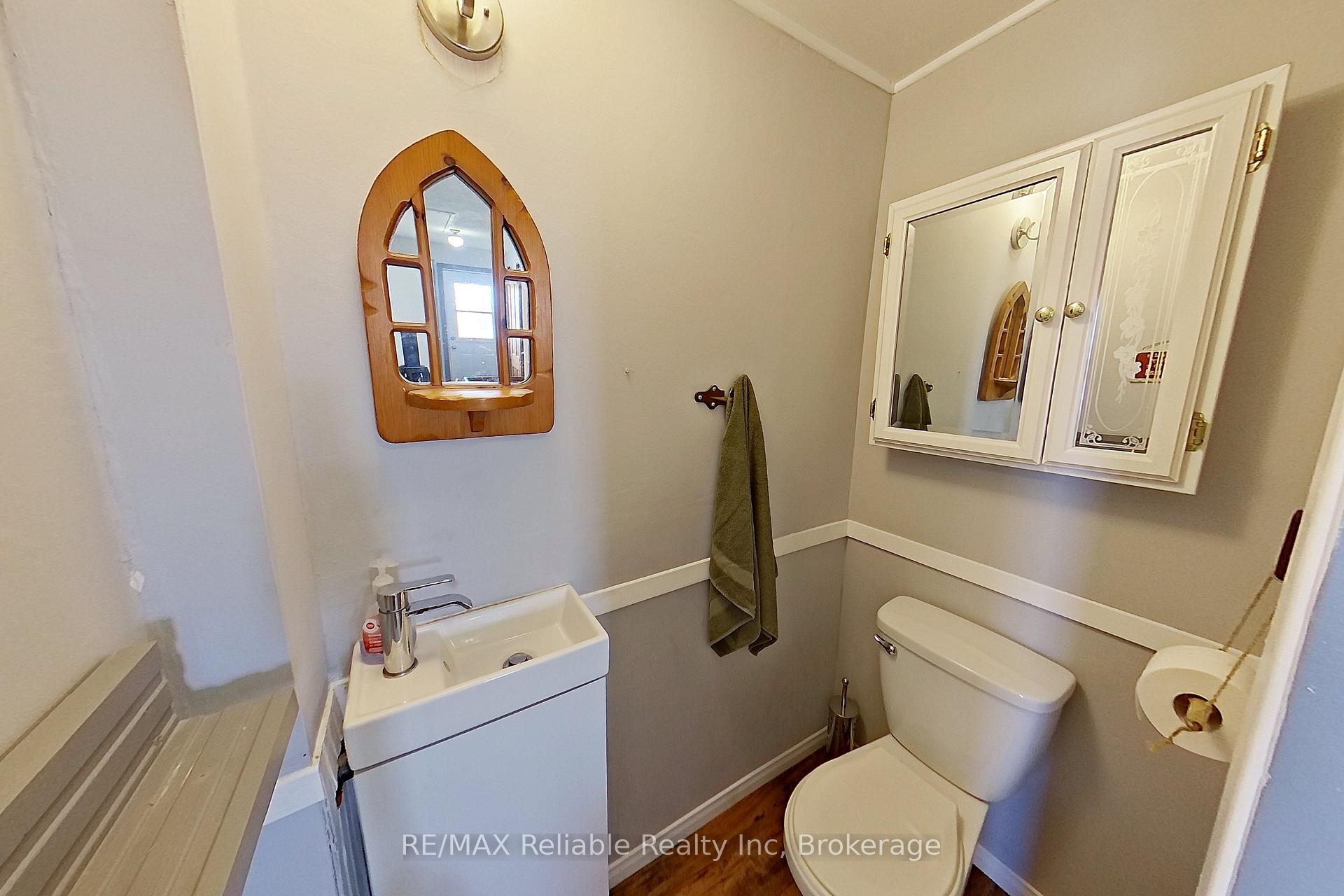 Photo 27 of 34481 Hendrick Road, Bluewater, Hay — HOMEH