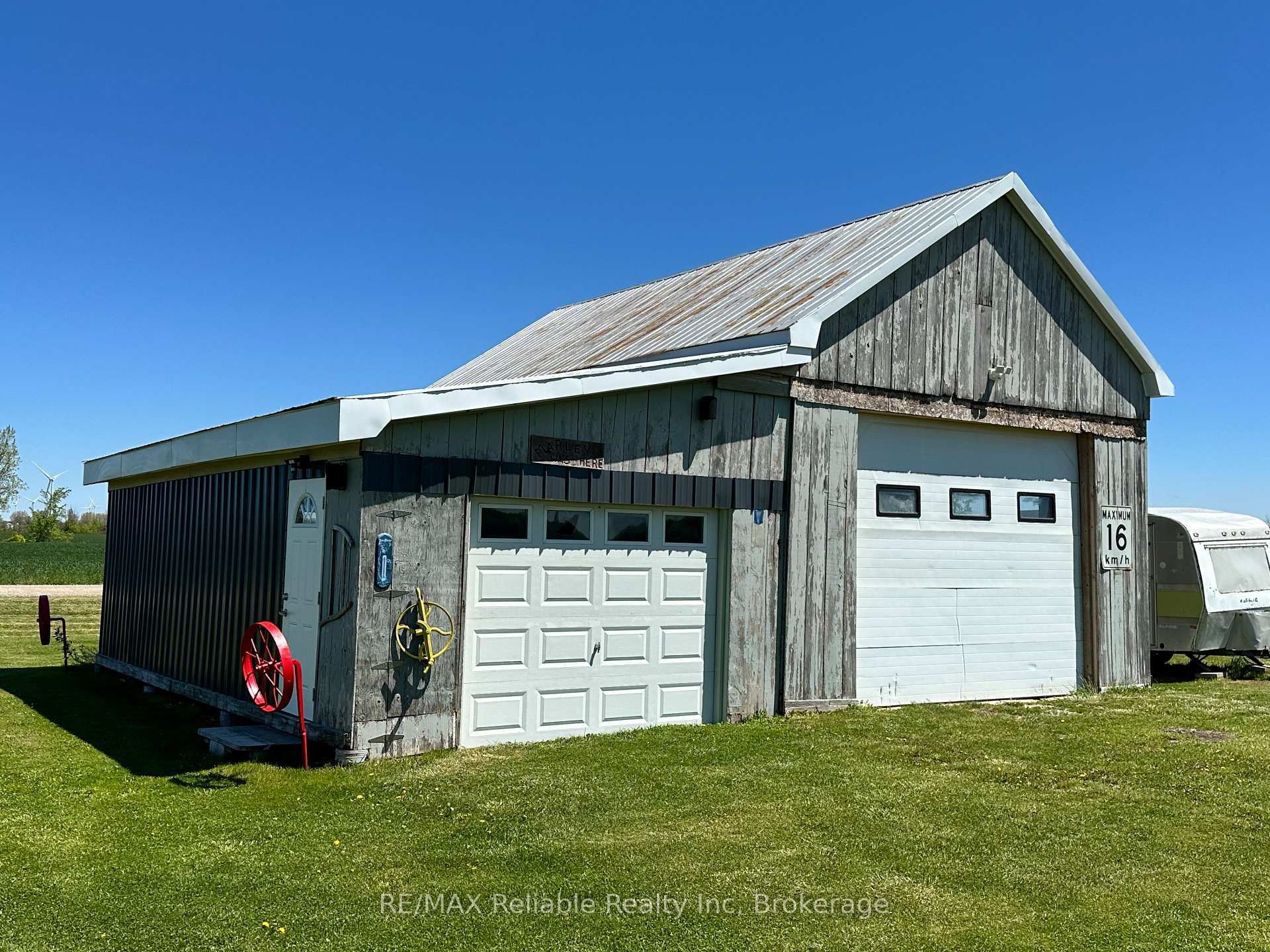 Photo 33 of 34481 Hendrick Road, Bluewater, Hay — HOMEH