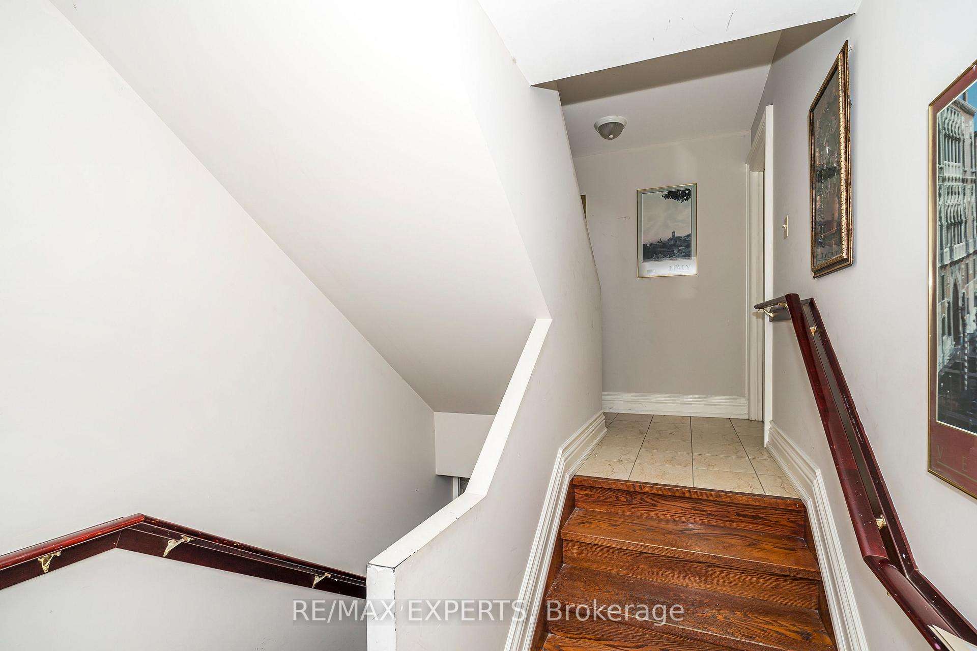 Photo 2 of Unit 3, 8310 Islington Avenue, Vaughan, Islington Woods — HOMEH