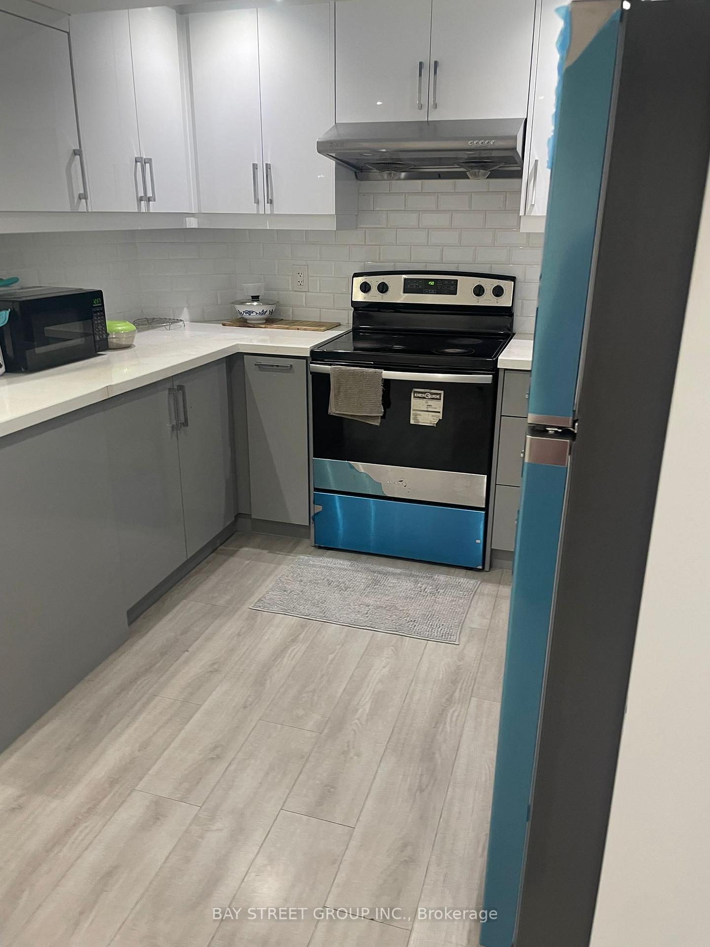 Photo 3 of 12 Tweedie Crescent, Whitby, Williamsburg — HOMEH