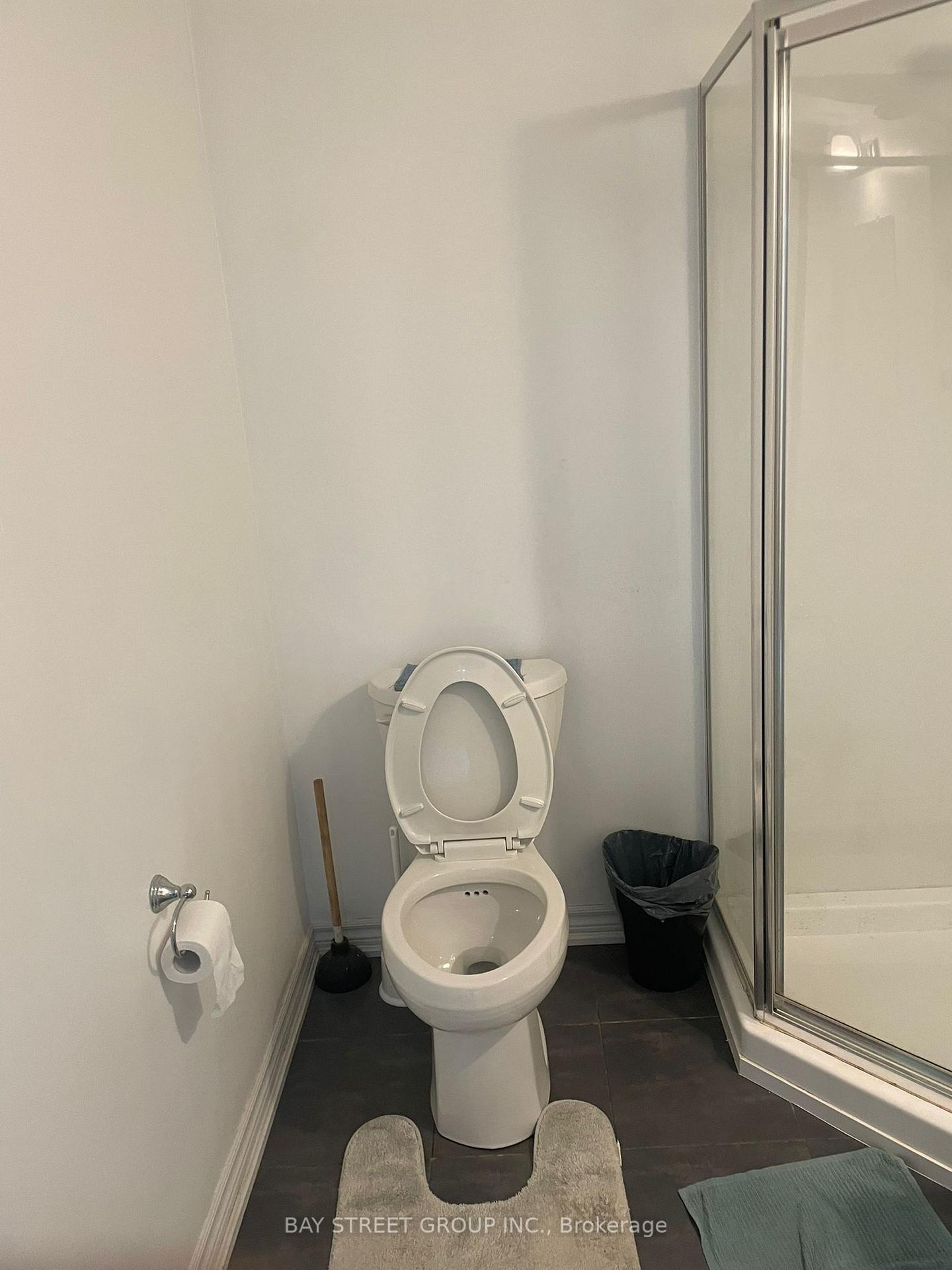 Photo 11 of 12 Tweedie Crescent, Whitby, Williamsburg — HOMEH