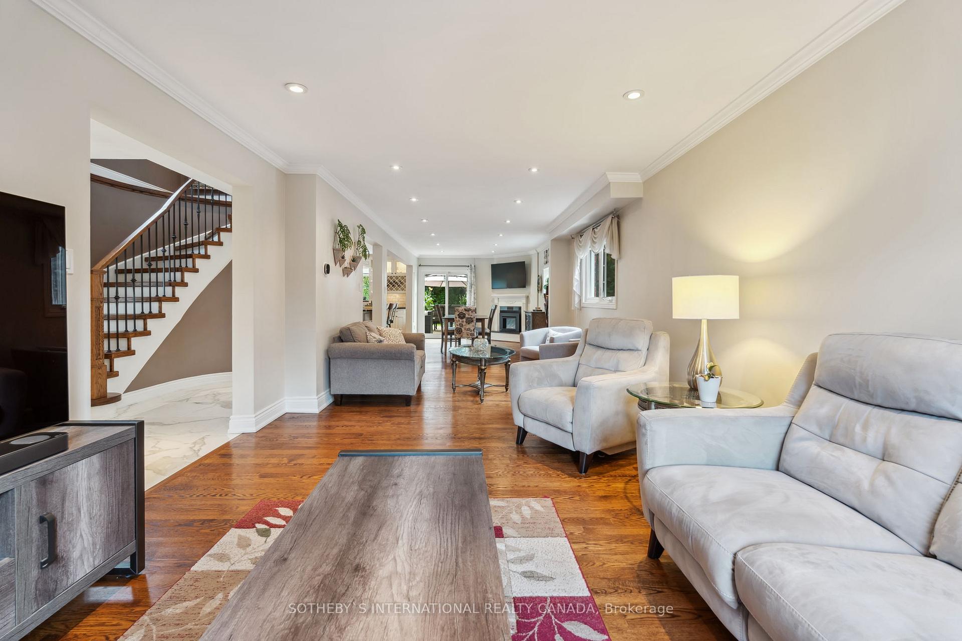 Photo 7 of 19 Spragg Circle, Markham, Markham Village — HOMEH