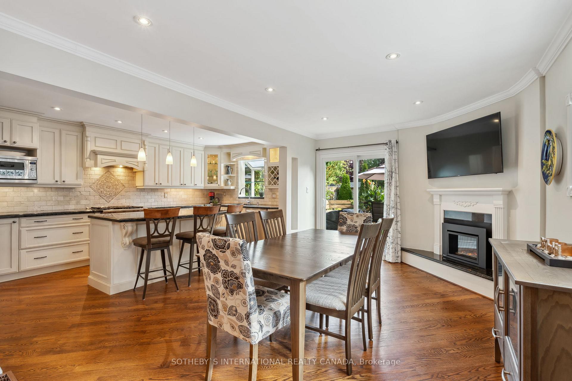 Photo 9 of 19 Spragg Circle, Markham, Markham Village — HOMEH