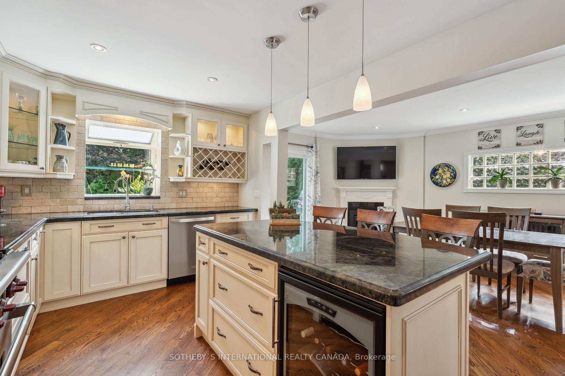 Photo 11 of 19 Spragg Circle, Markham, Markham Village — HOMEH
