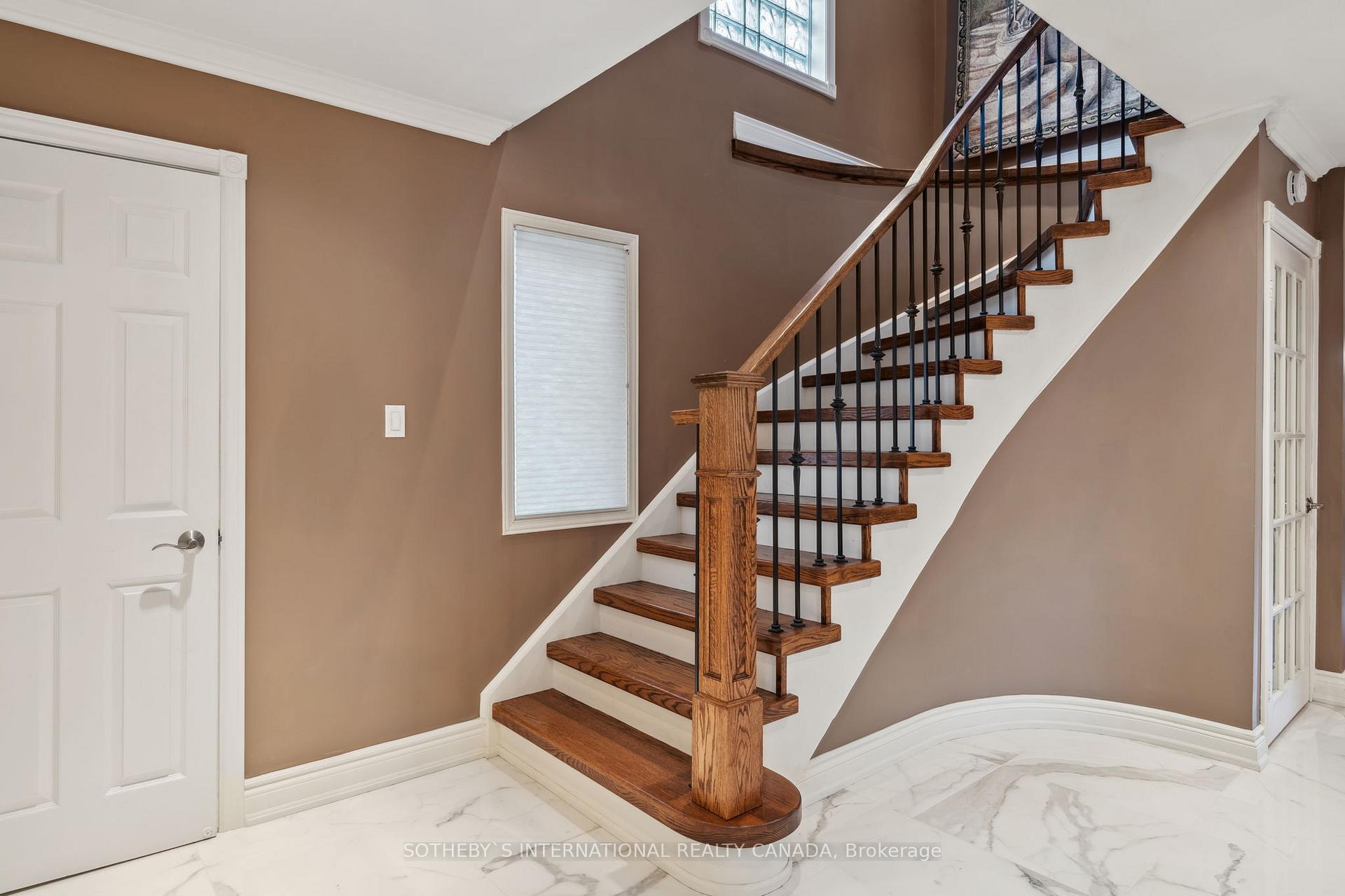 Photo 13 of 19 Spragg Circle, Markham, Markham Village — HOMEH