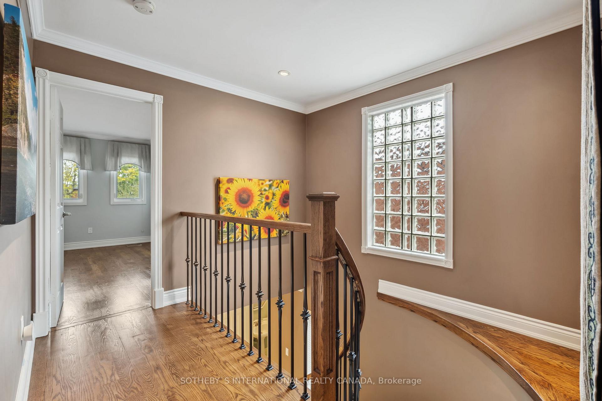 Photo 14 of 19 Spragg Circle, Markham, Markham Village — HOMEH