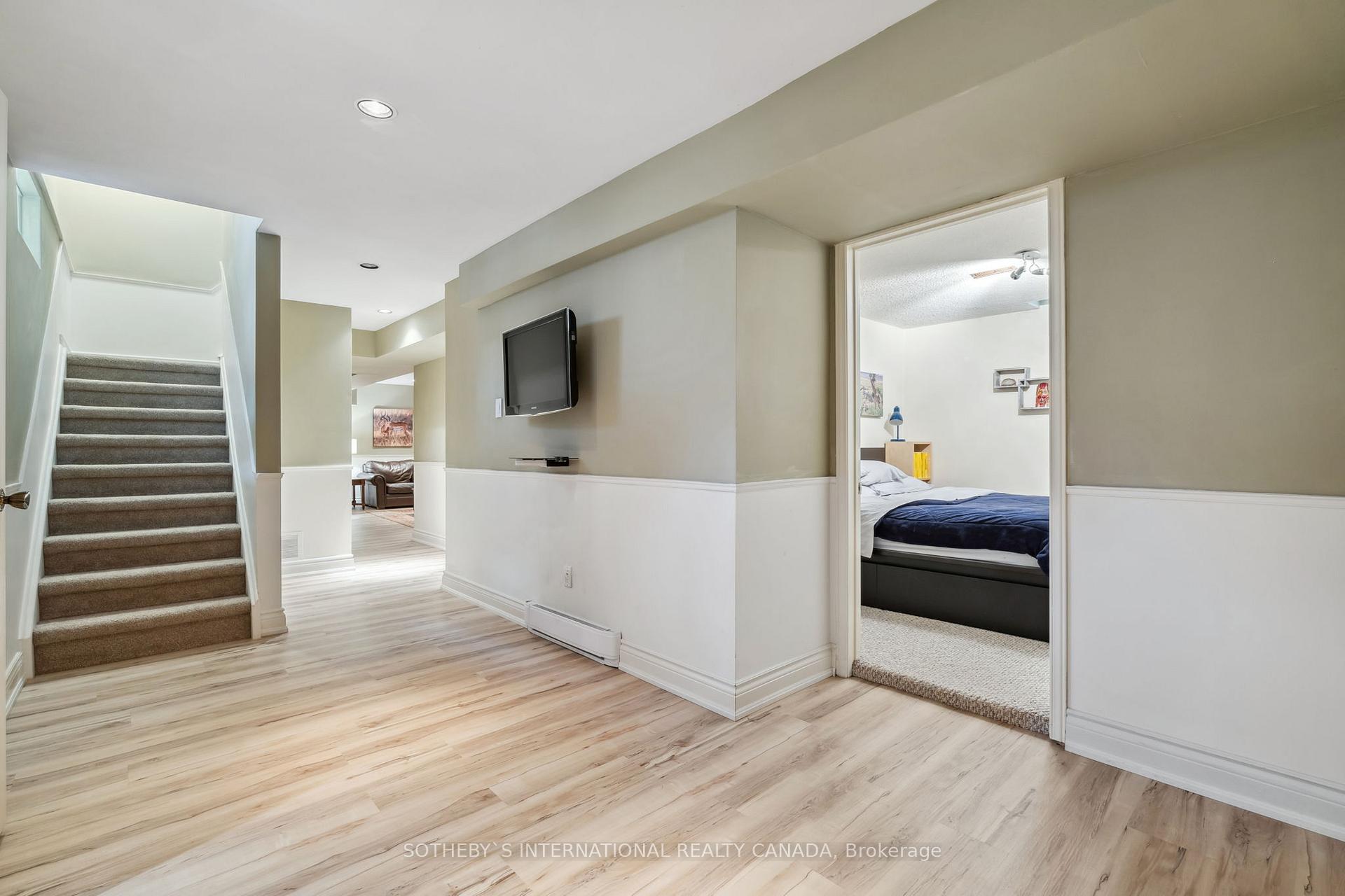 Photo 24 of 19 Spragg Circle, Markham, Markham Village — HOMEH