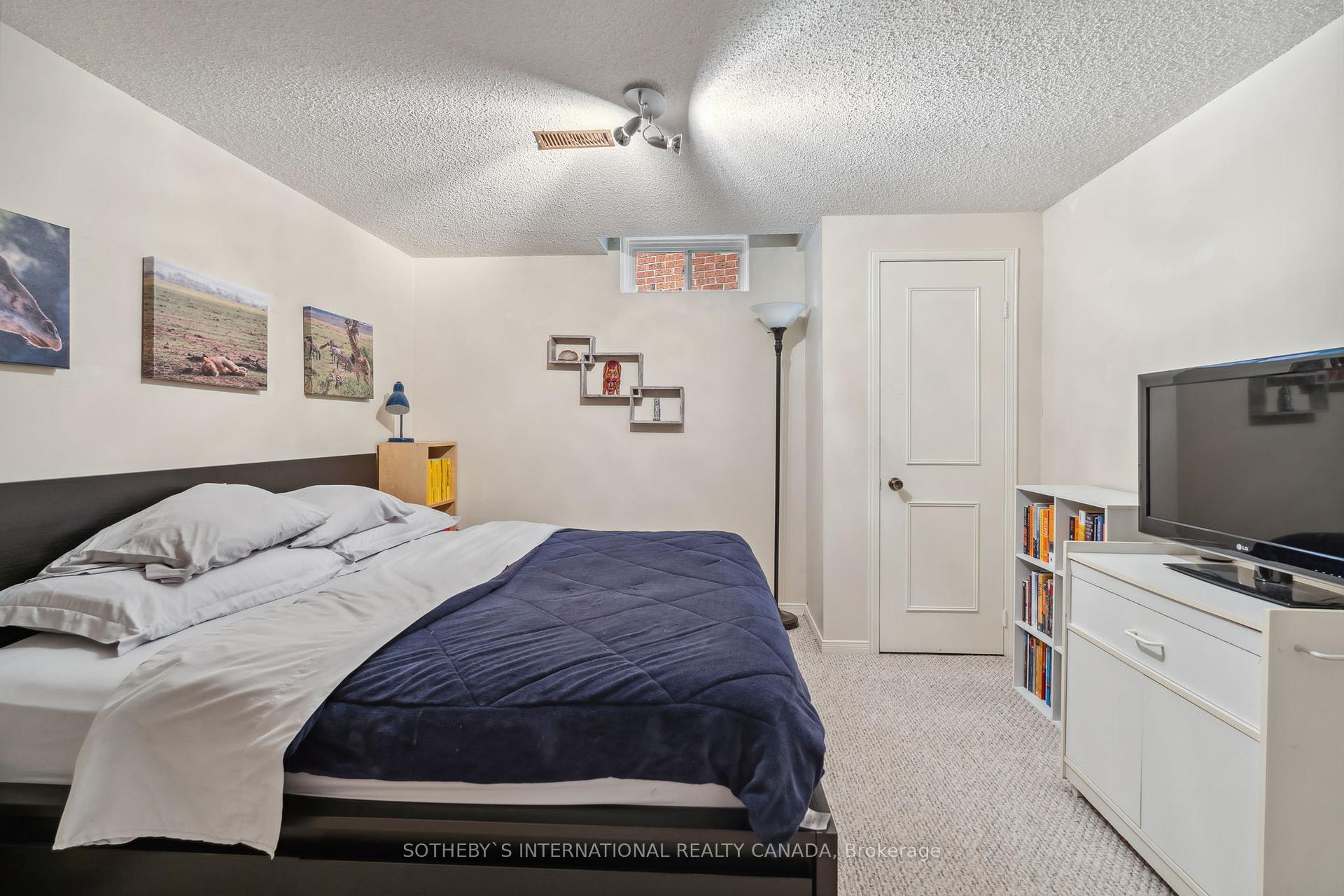 Photo 25 of 19 Spragg Circle, Markham, Markham Village — HOMEH