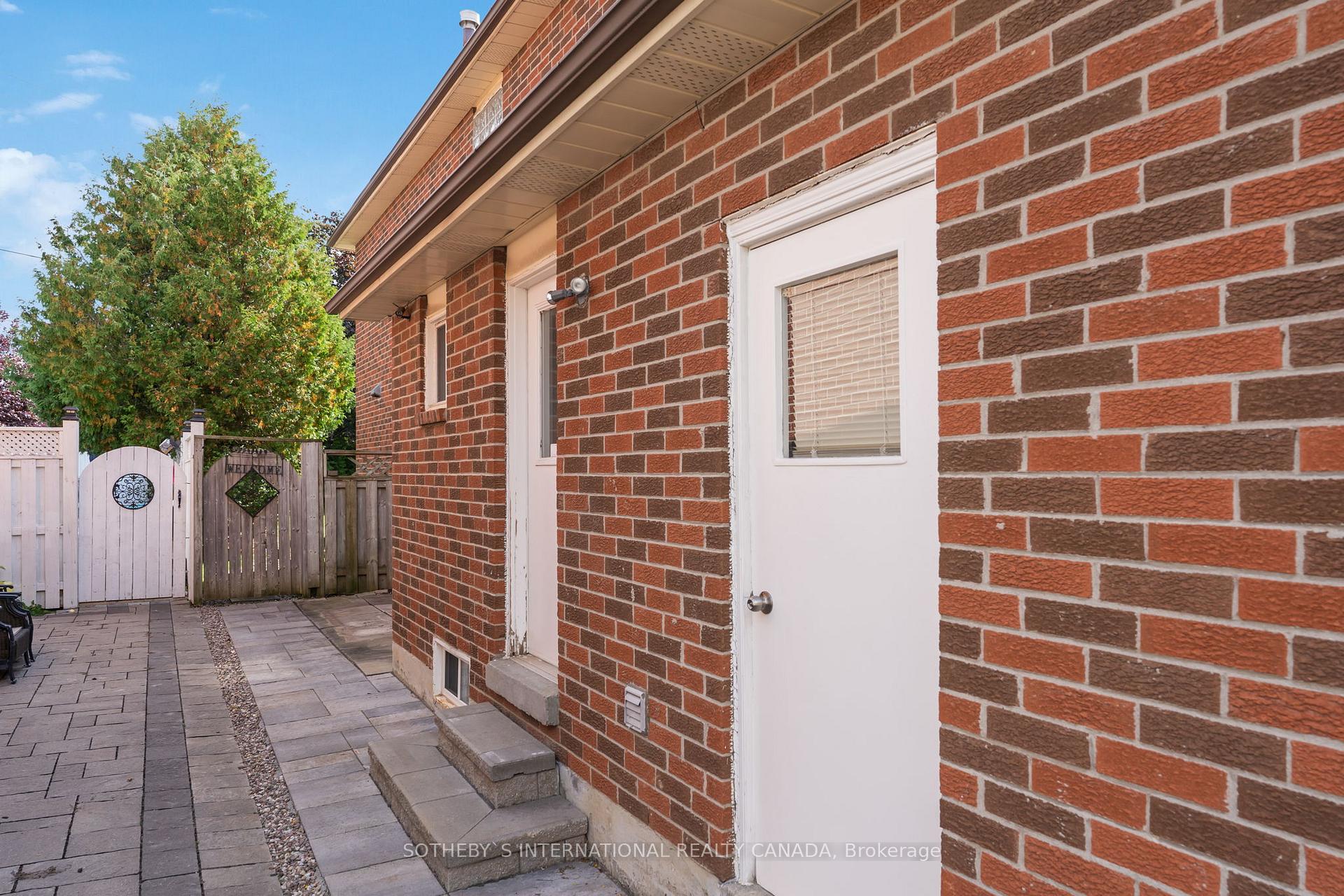 Photo 31 of 19 Spragg Circle, Markham, Markham Village — HOMEH