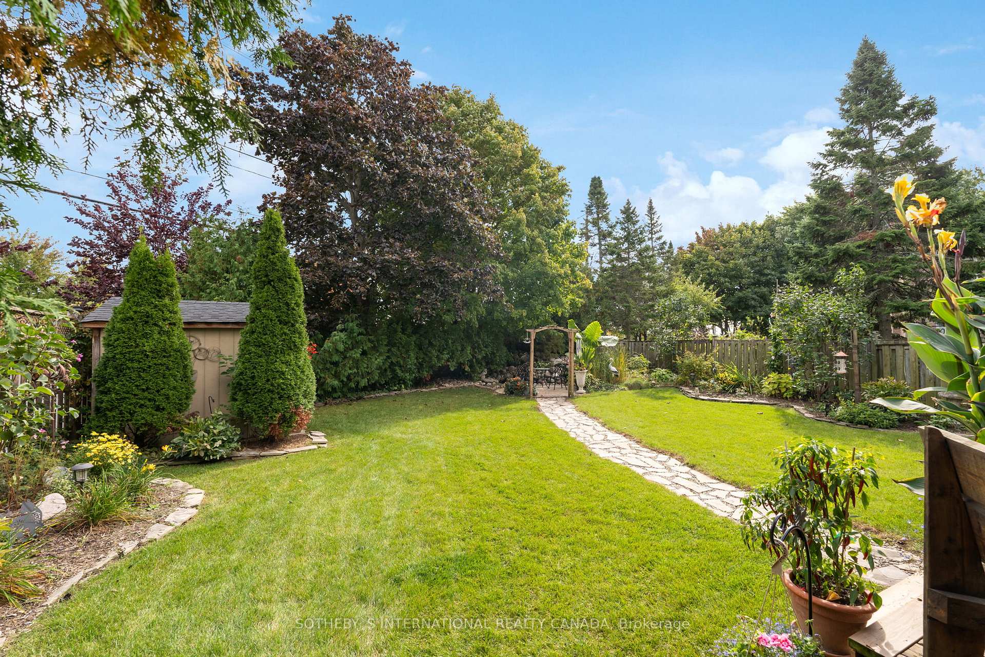 Photo 35 of 19 Spragg Circle, Markham, Markham Village — HOMEH