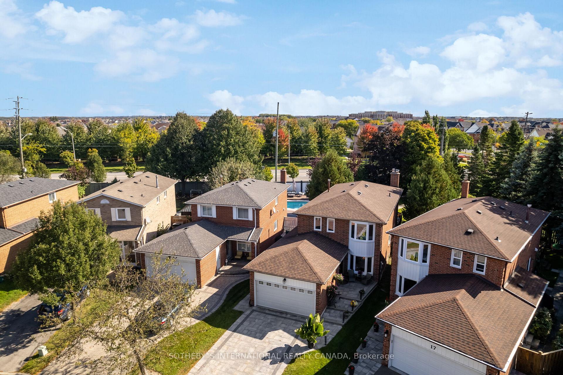 Photo 40 of 19 Spragg Circle, Markham, Markham Village — HOMEH