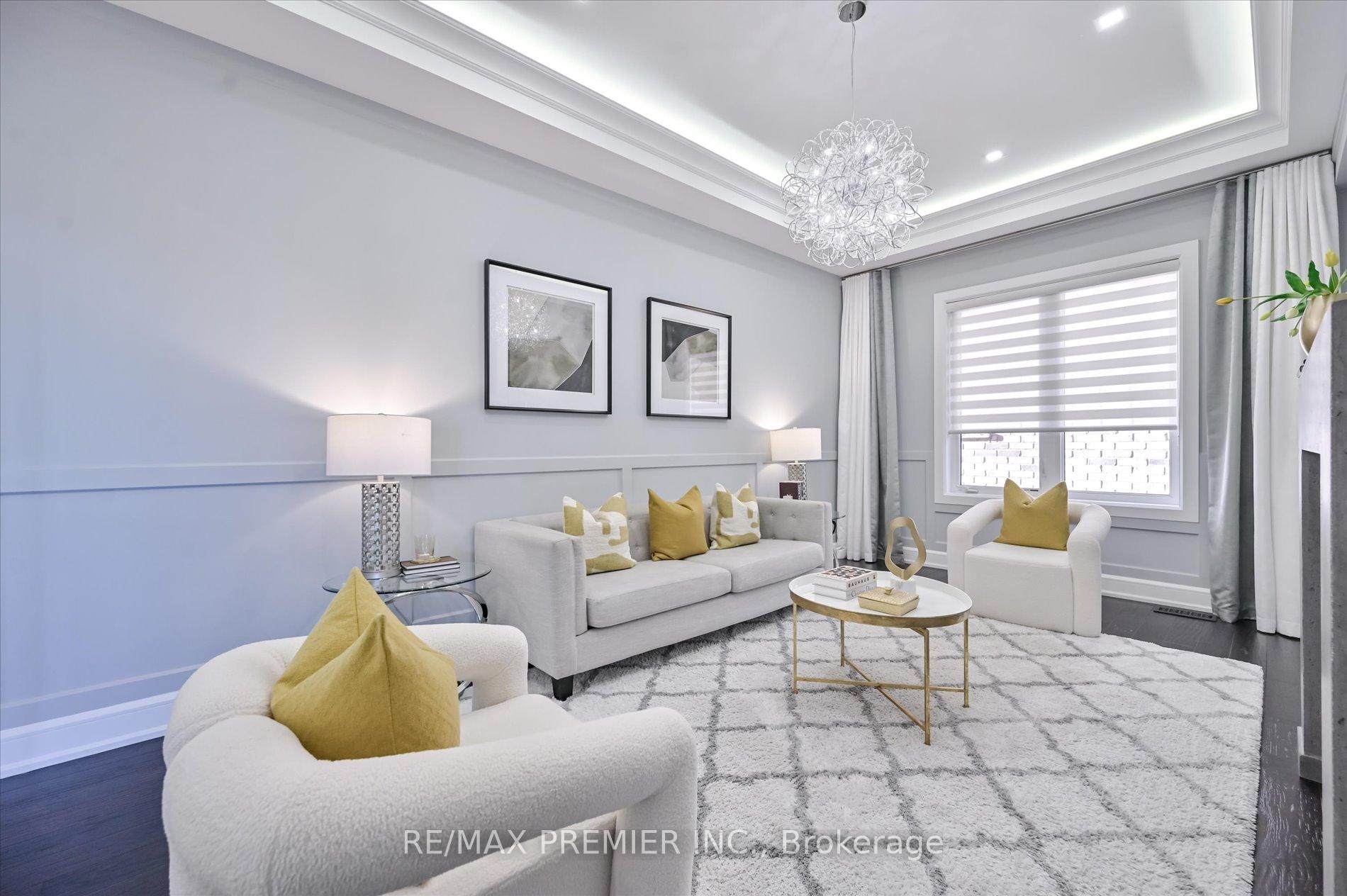 Photo 7 of 346 Farrell Road, Vaughan, Patterson — HOMEH