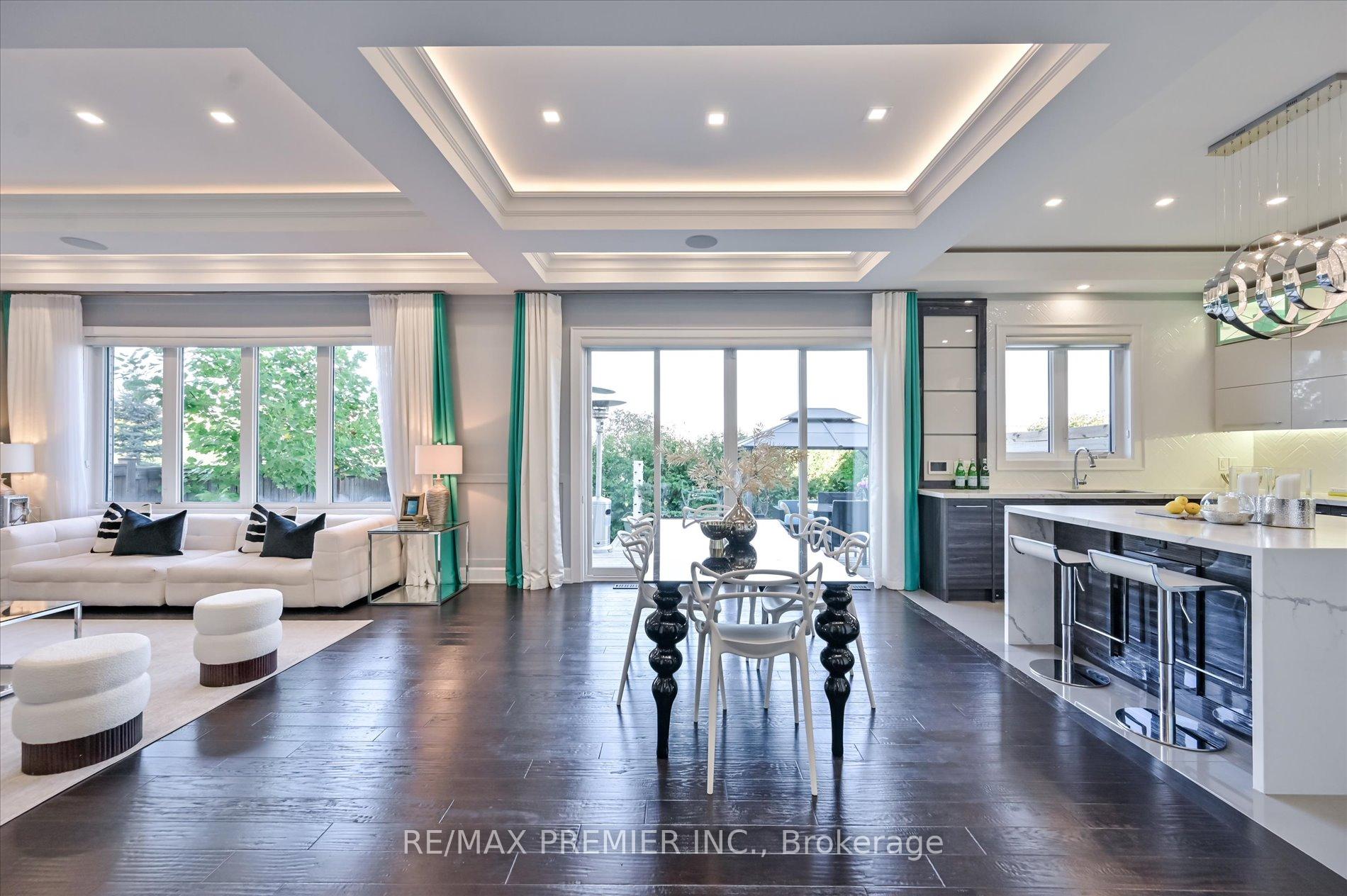 Photo 10 of 346 Farrell Road, Vaughan, Patterson — HOMEH